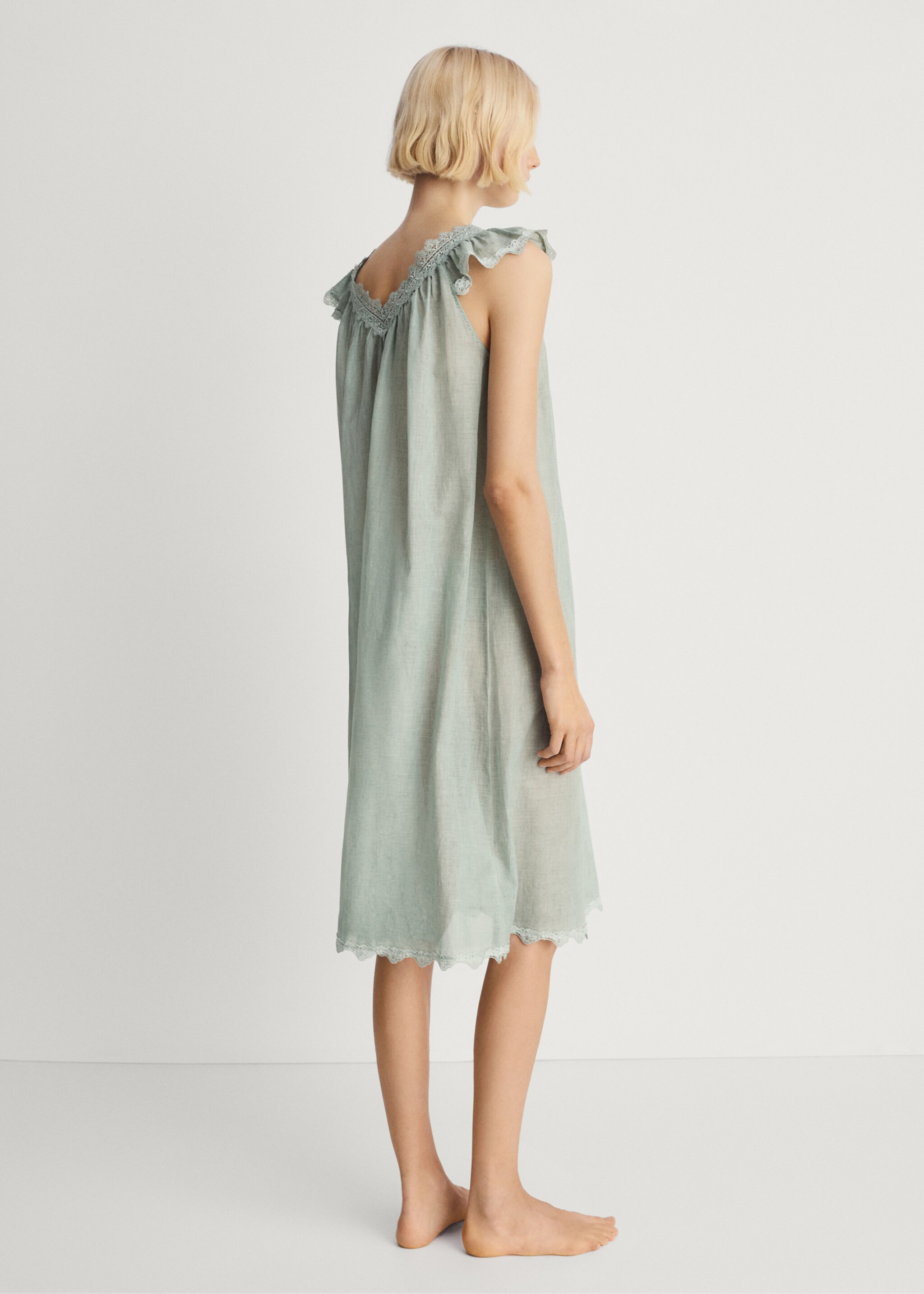 Overdyed lace cotton nightdress - Reverse of the article