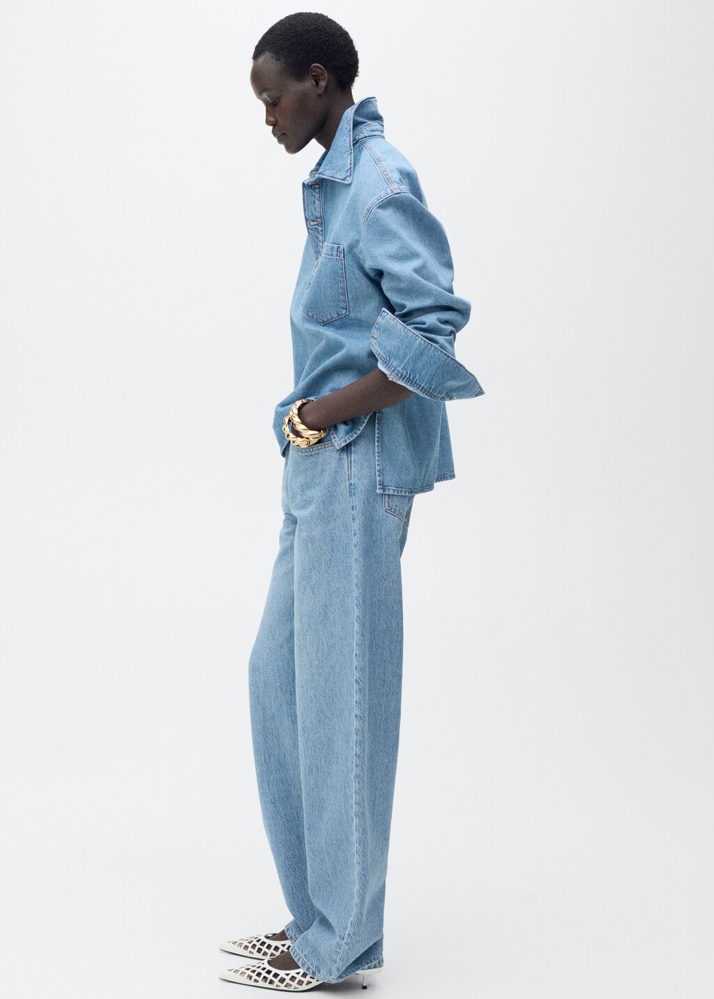 トップス DENIM BLOUSE Denim blouse with pocket - Women | MANGO Japan