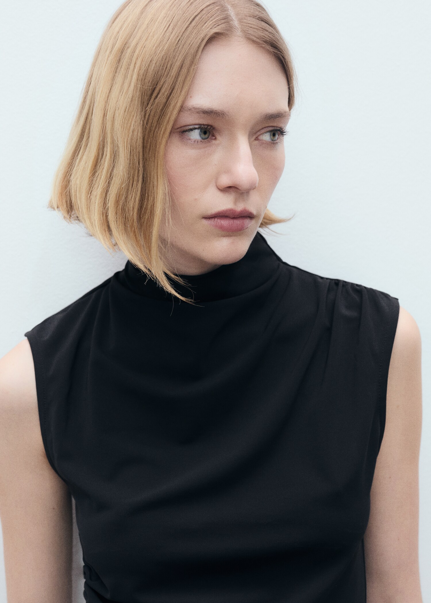 Fine-knit draped top - Details of the article 1