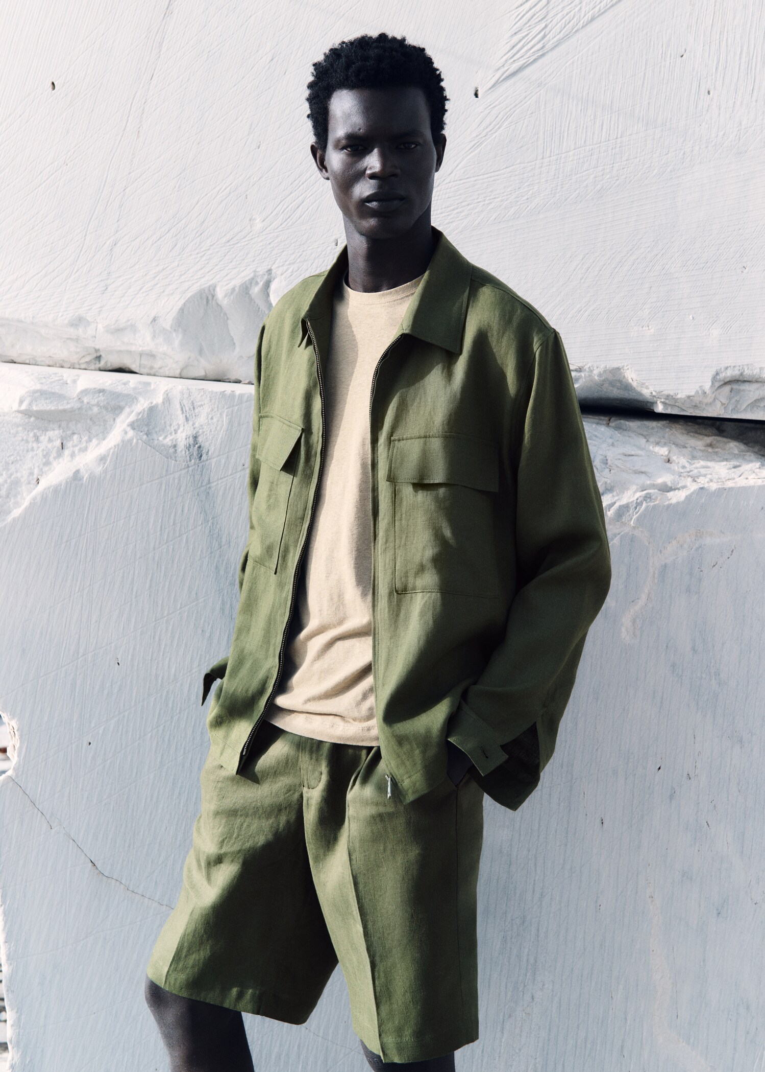 100% linen bermuda shorts with pleats - Details of the article 3
