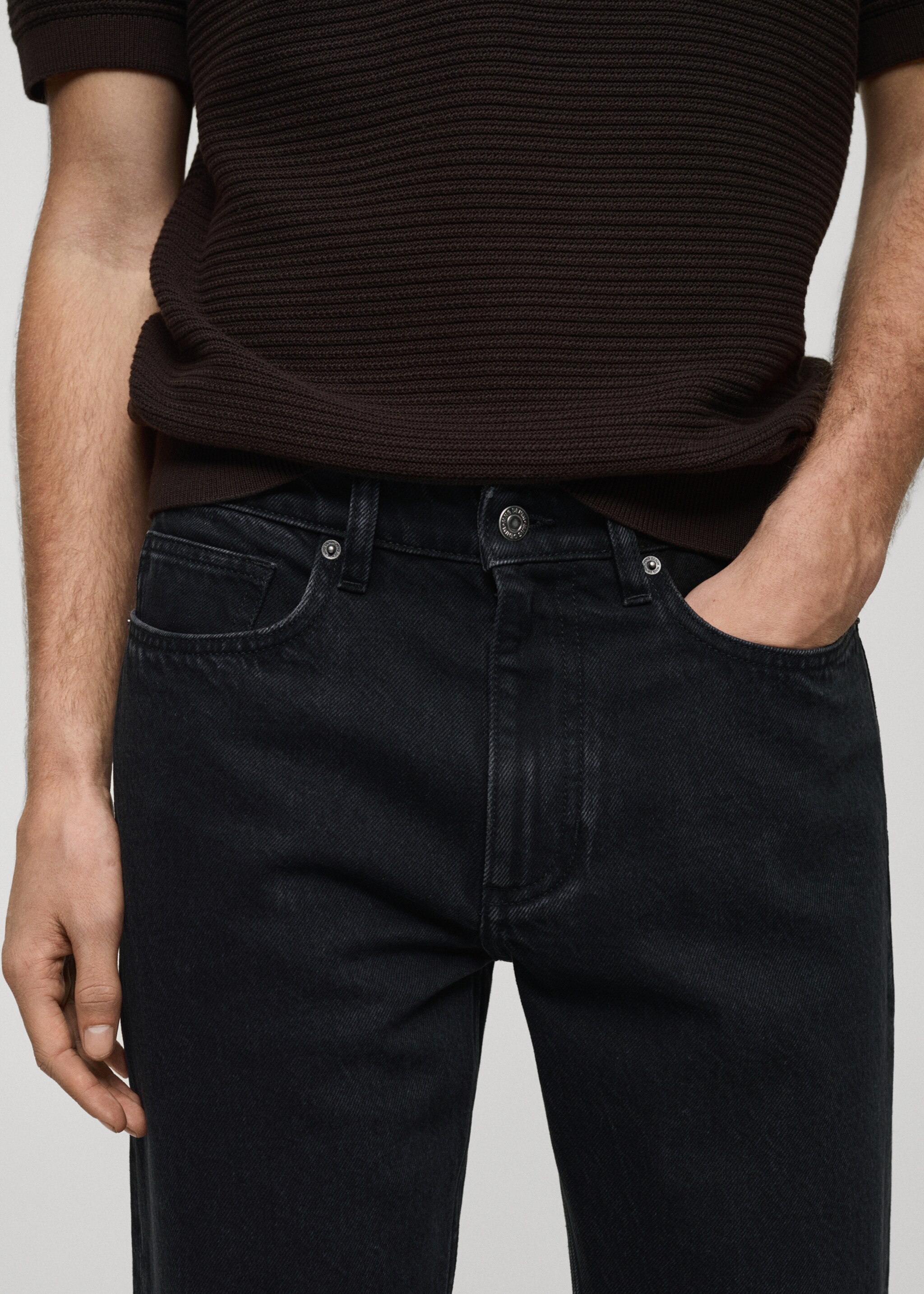 Cropped carrot-fit jeans - Details of the article 1