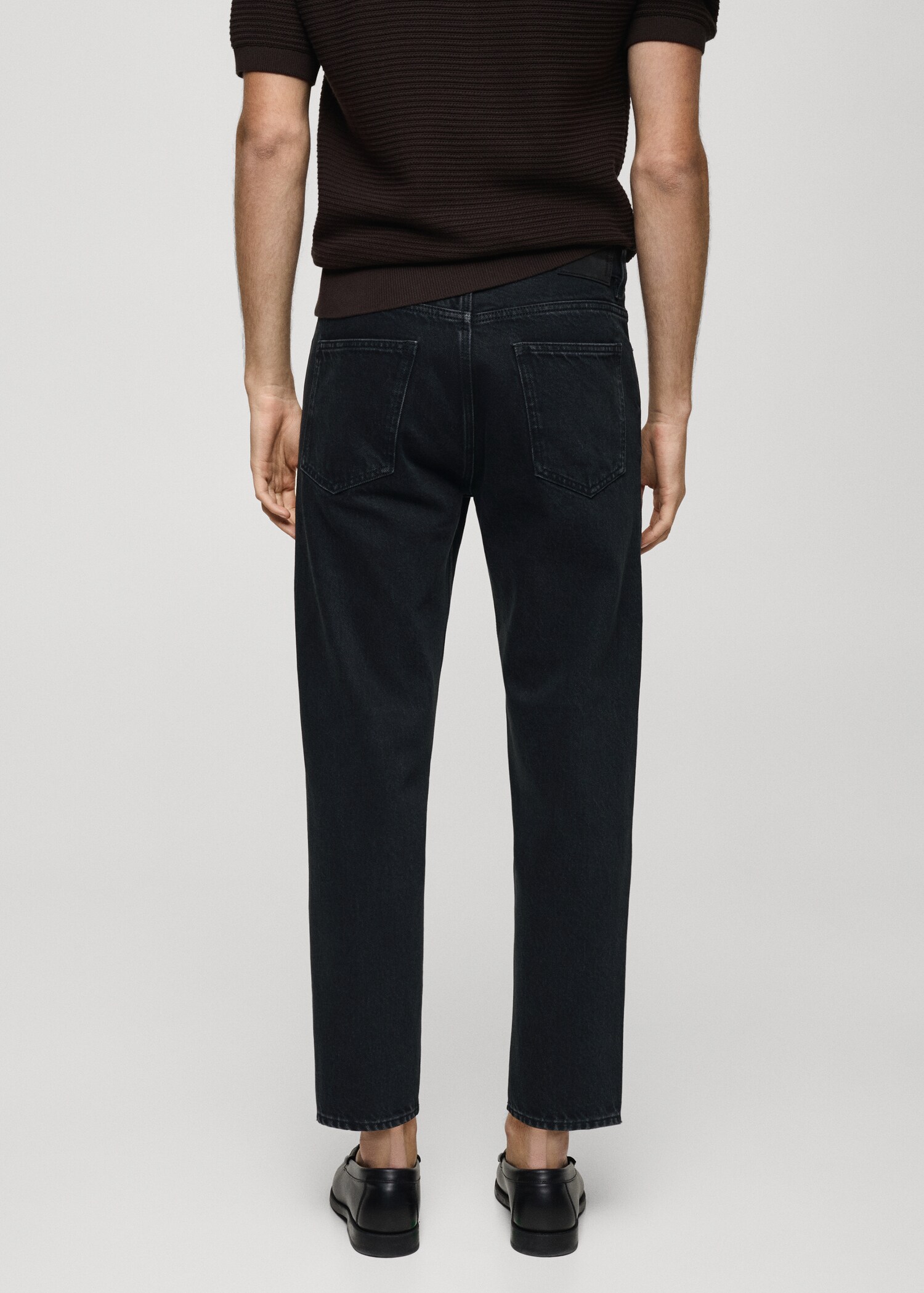 Cropped carrot-fit jeans - Reverse of the article