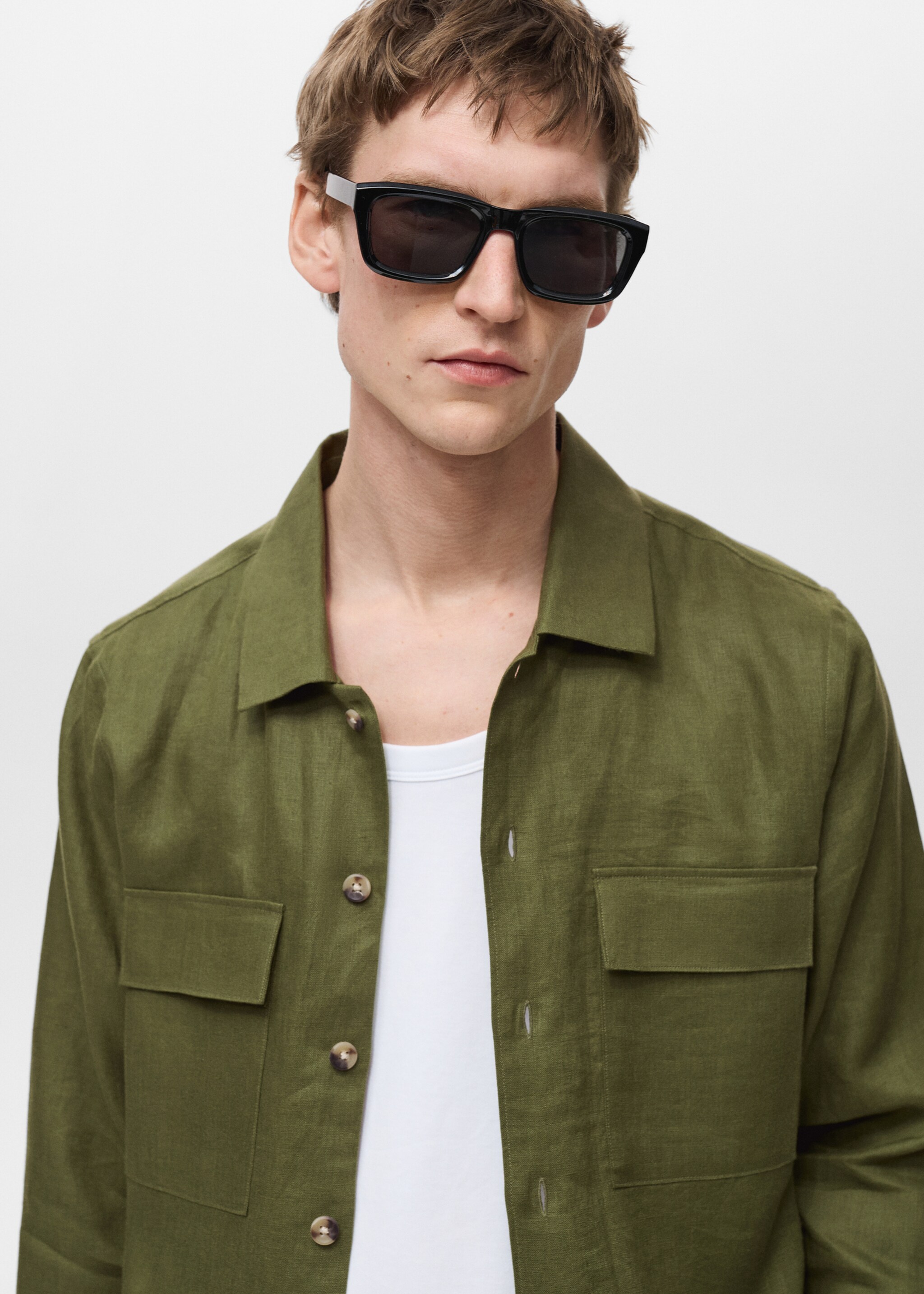 100% linen overshirt with pockets - Details of the article 1