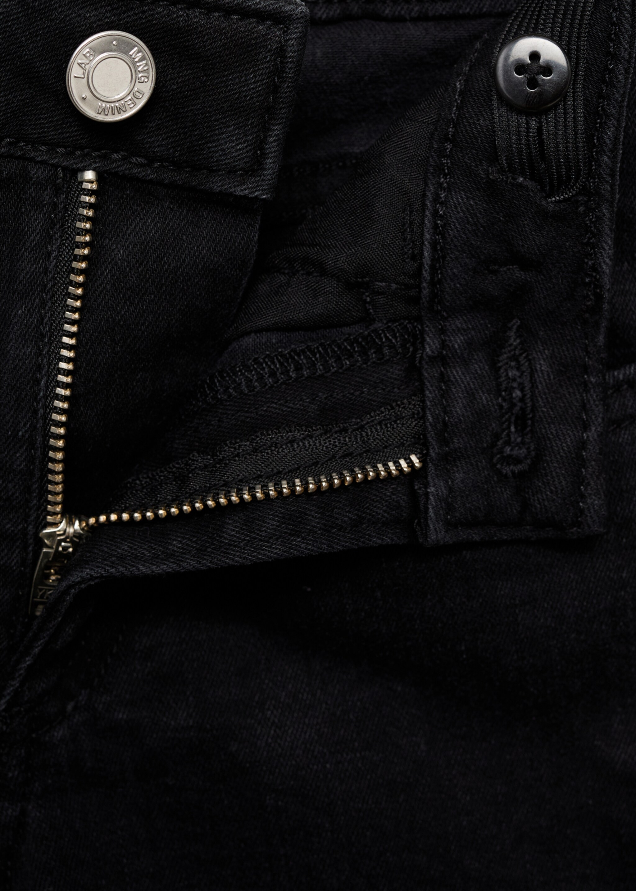 Straight-fit denim shorts - Details of the article 8