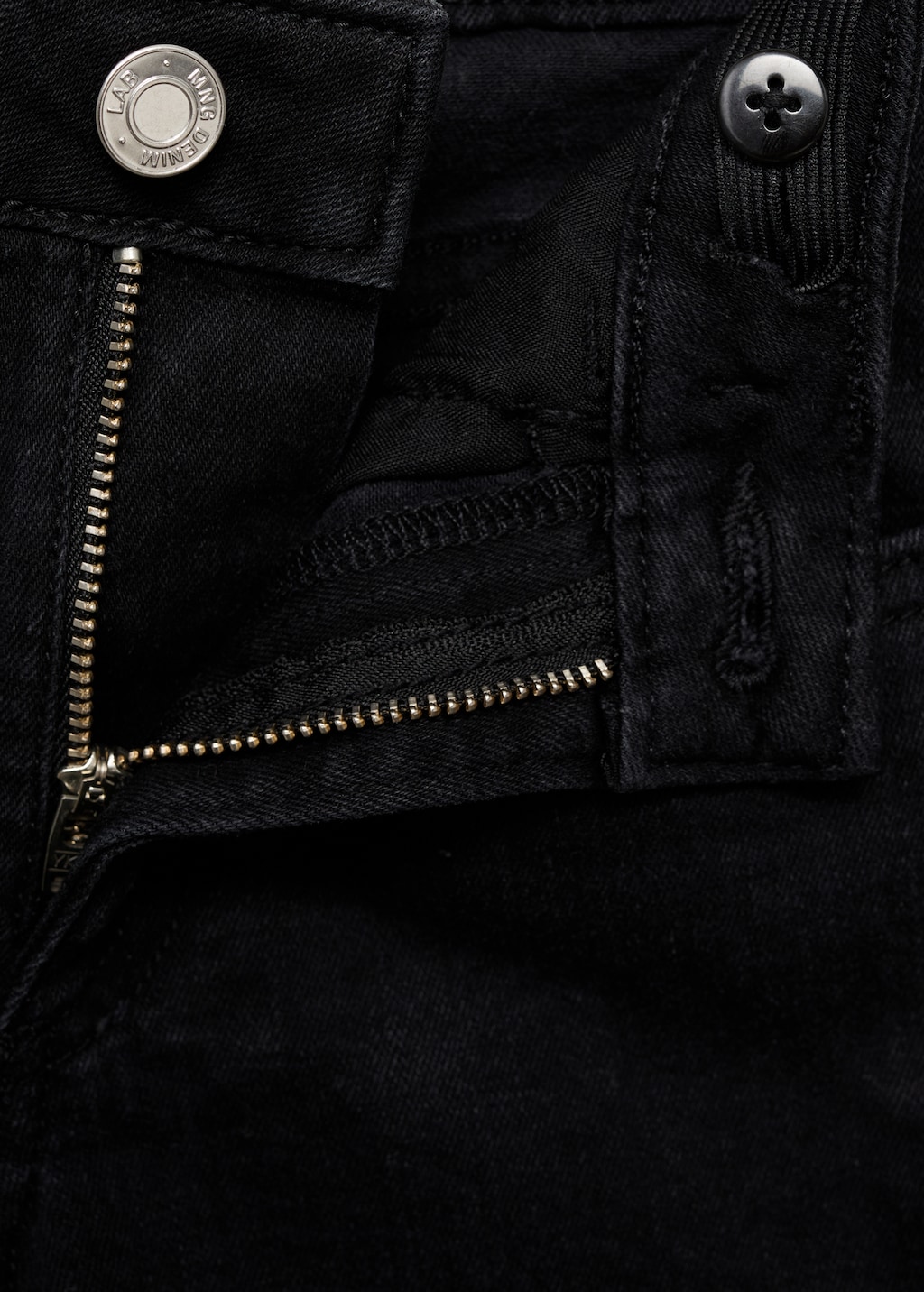 Straight-fit denim shorts