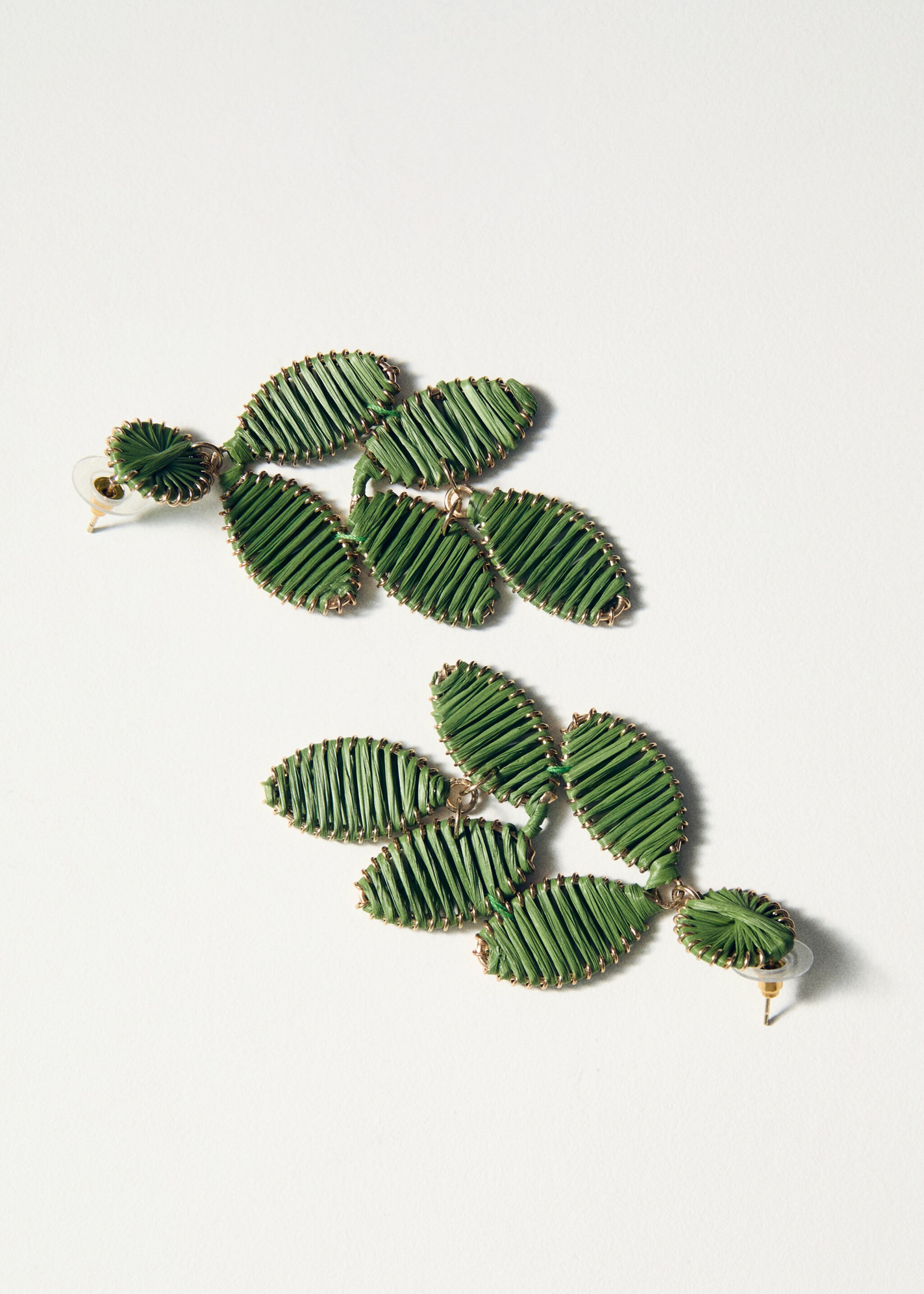 Boucles d'oreilles pendantes design fleuri - Détail de l'article 5