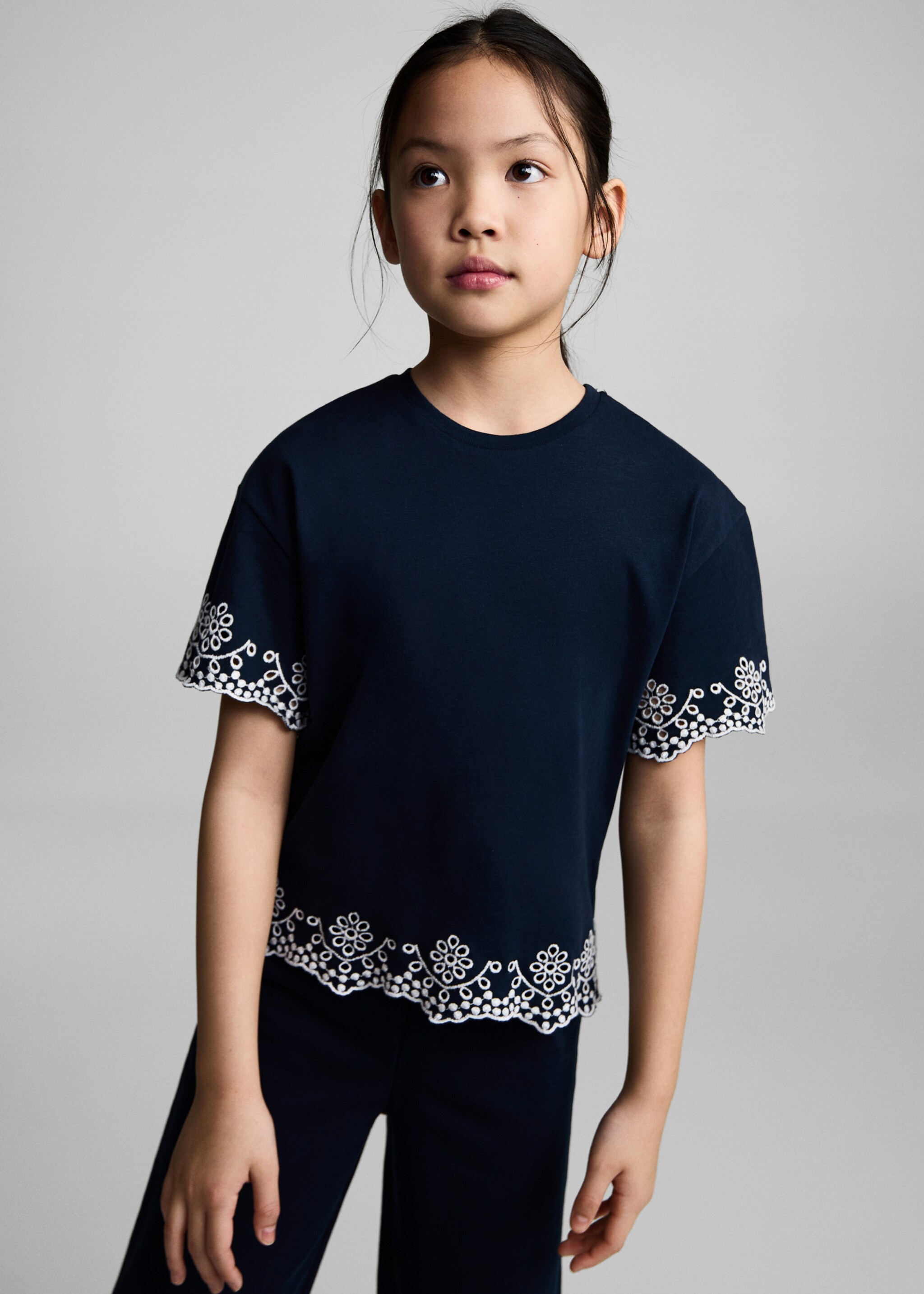 Embroidered detail T-shirt - Medium plane