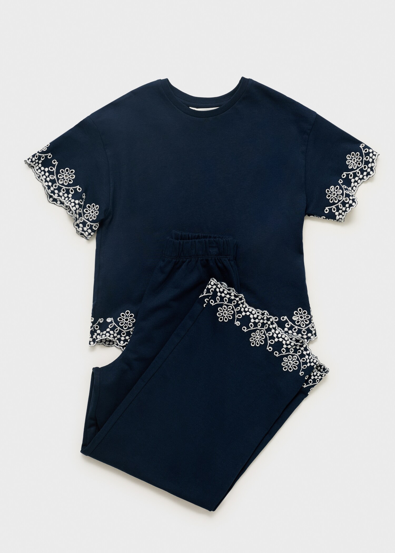Embroidered detail T-shirt - Details of the article 8
