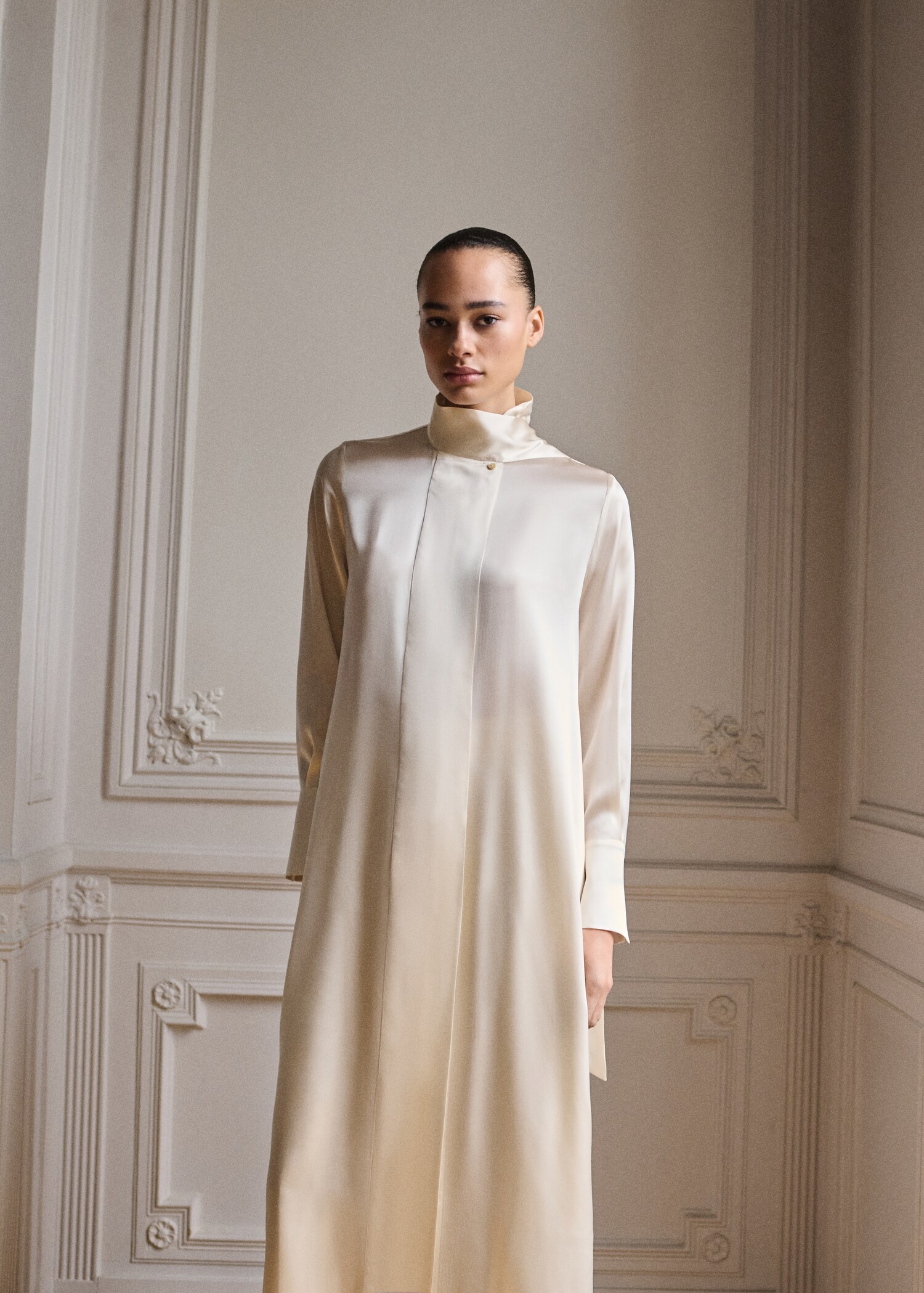 Cape-style silk dress with bow neck - Medium plane