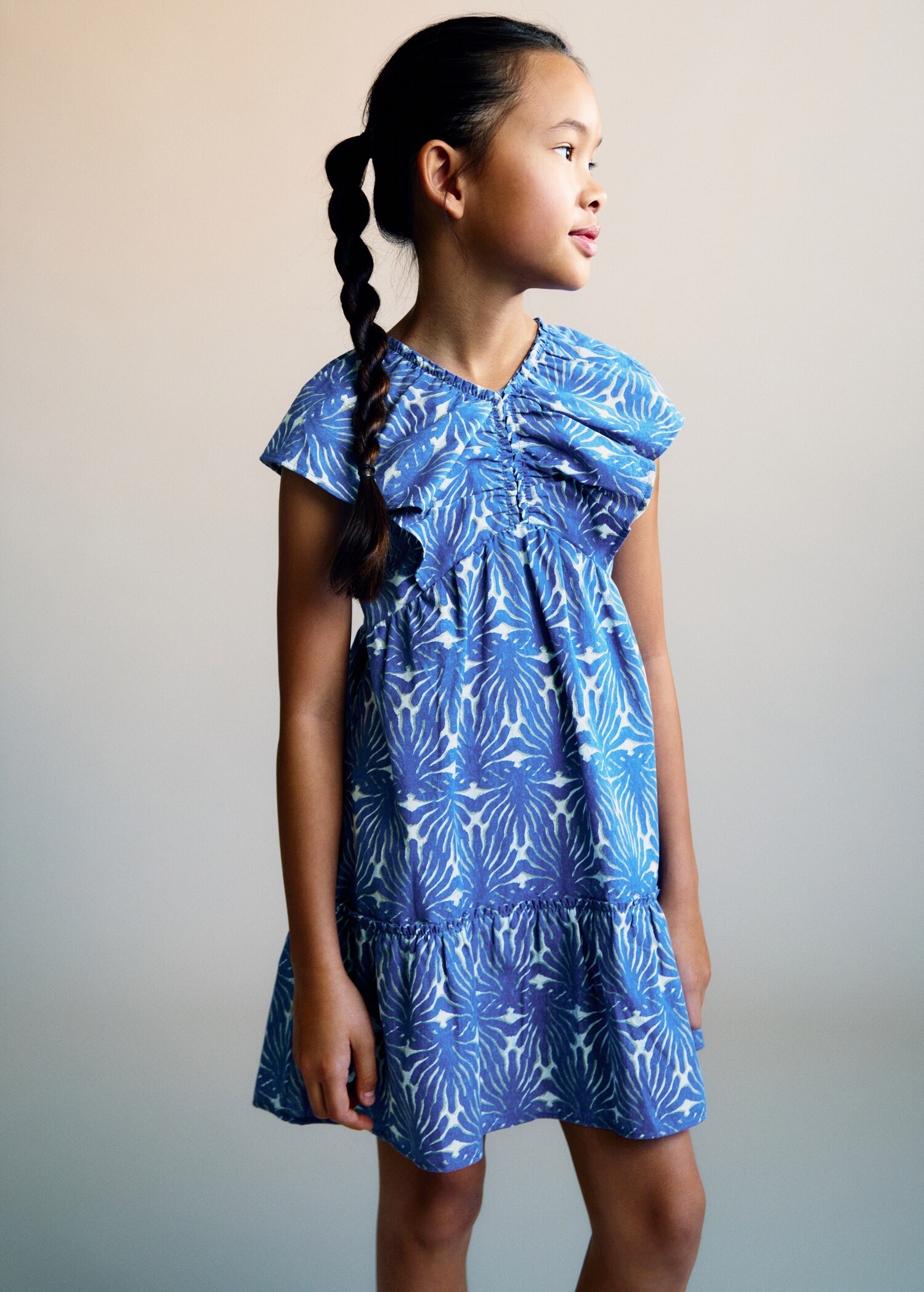 Robe imprimée manche volant - Plan moyen