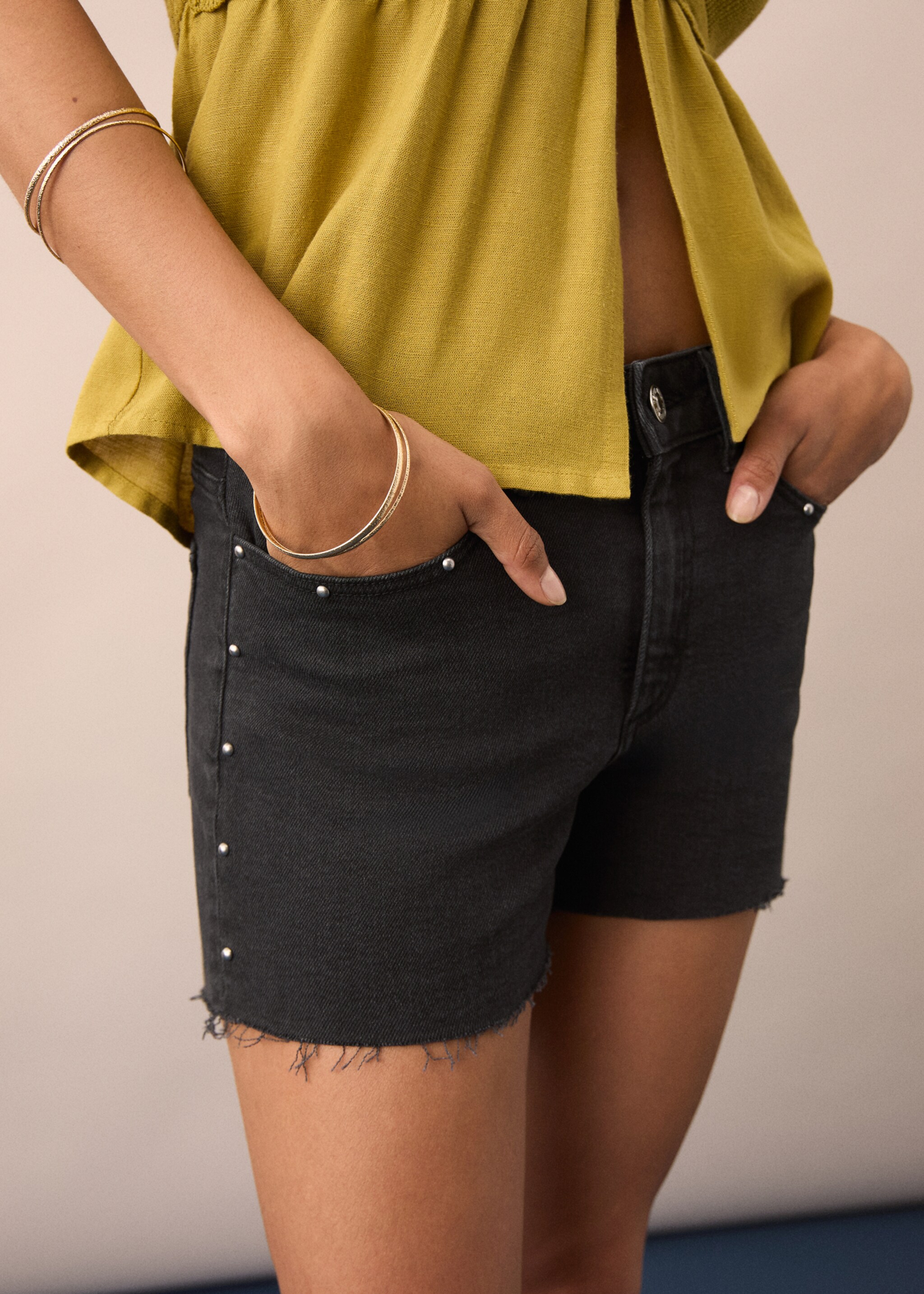 Shorts vaqueros tachuelas - Detalle del artículo 6