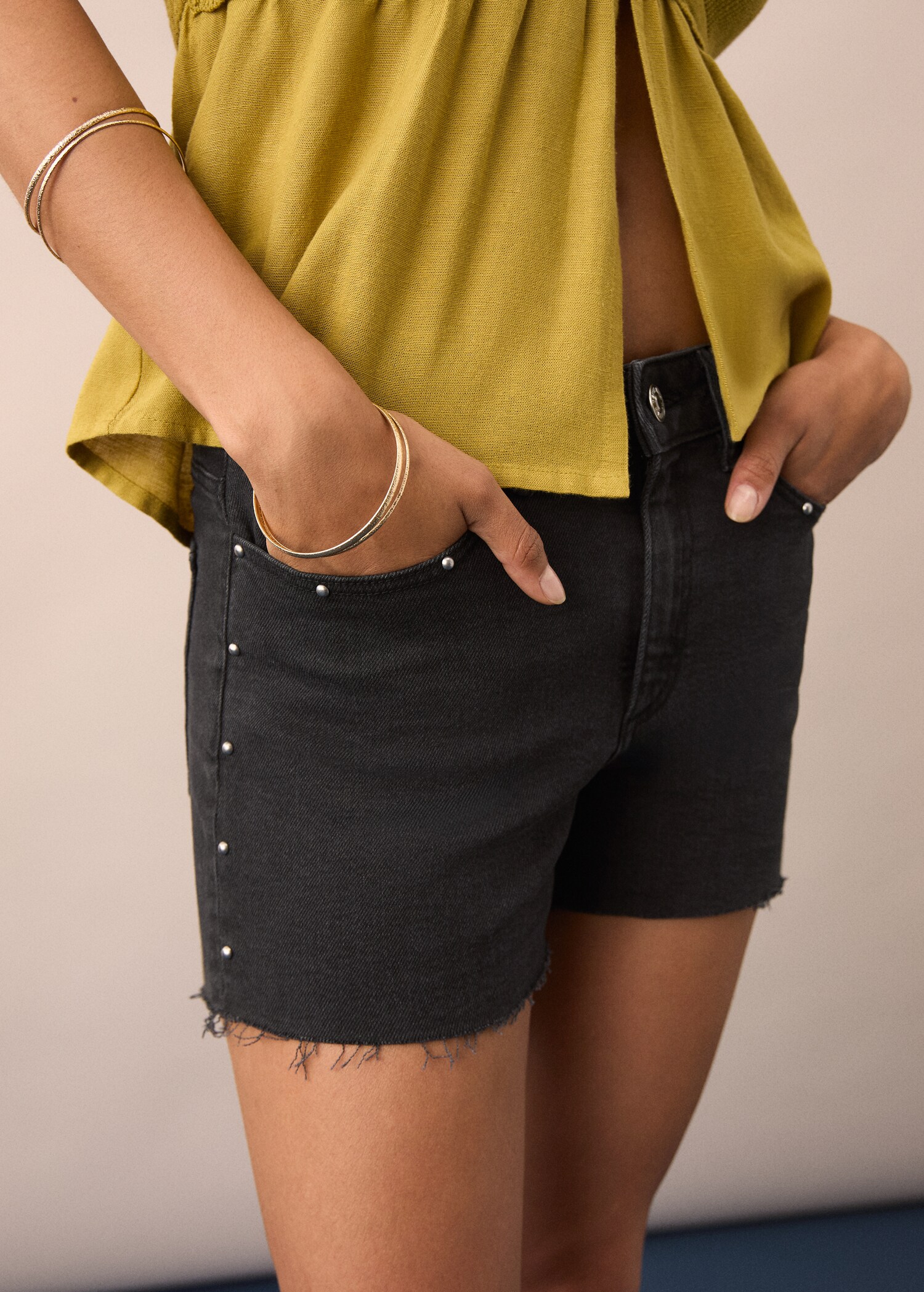 Shorts vaqueros tachuelas - Detalle del artículo 6