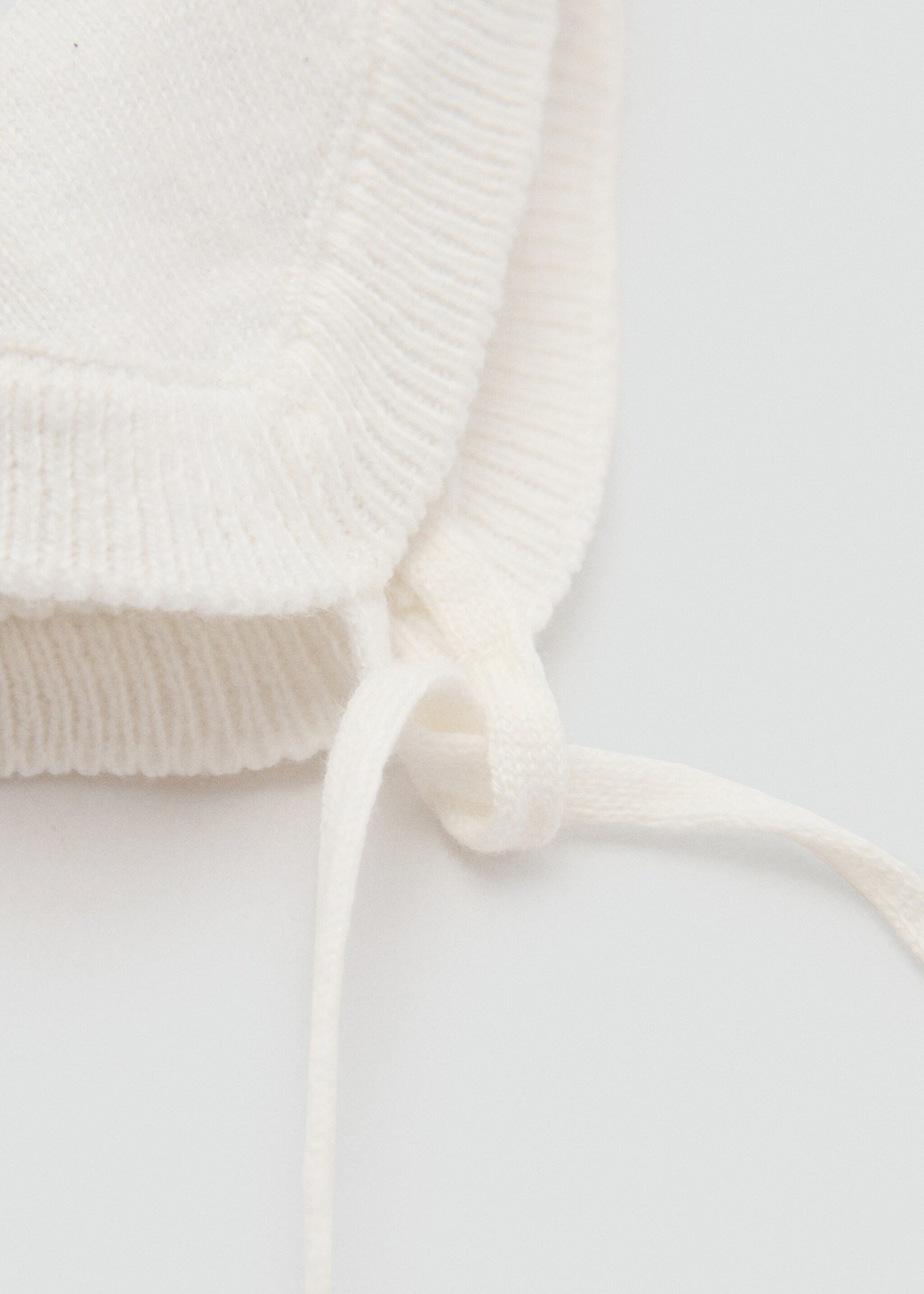 Knitted bonnet - Medium plane