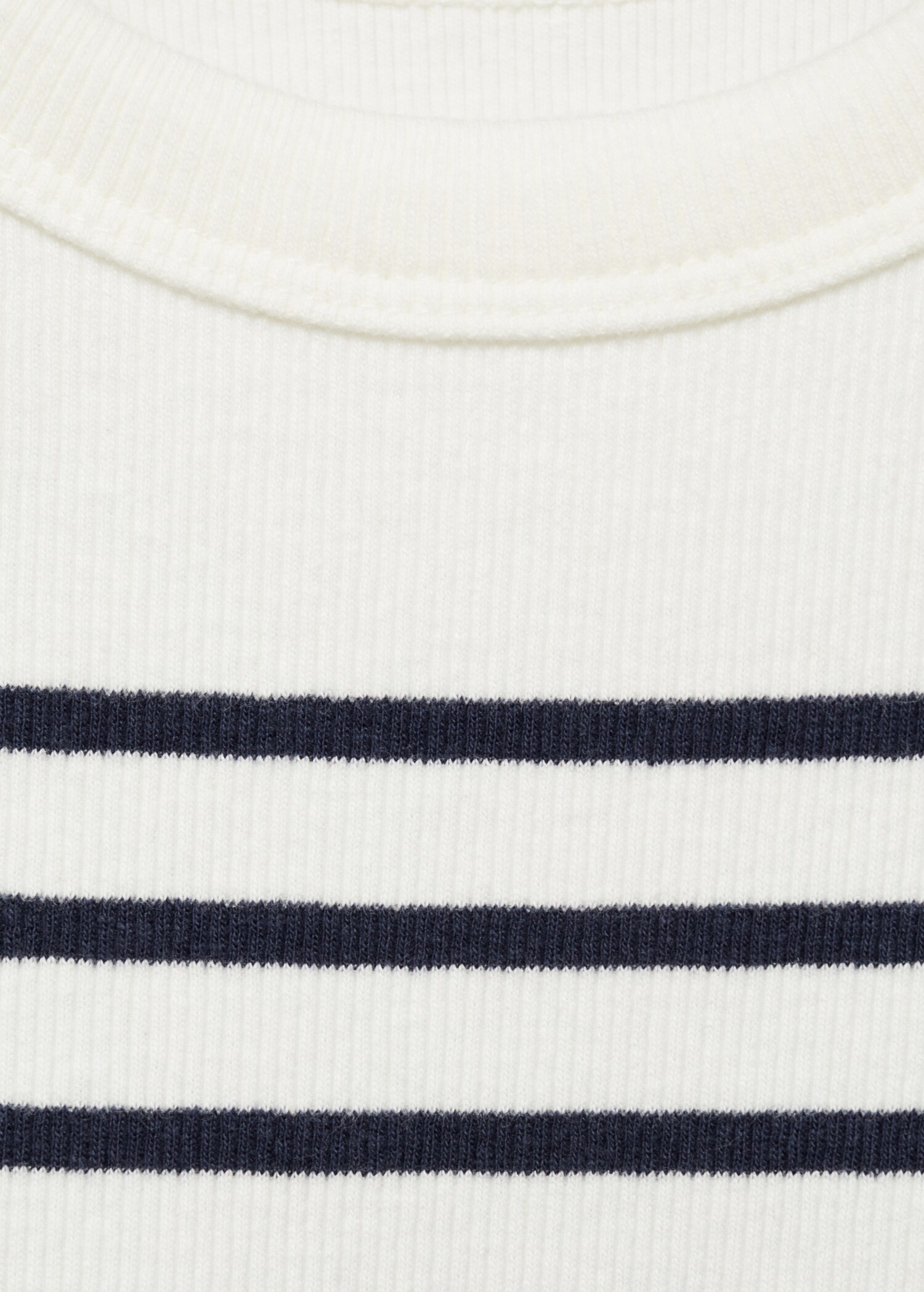 Striped top - Details of the article 8