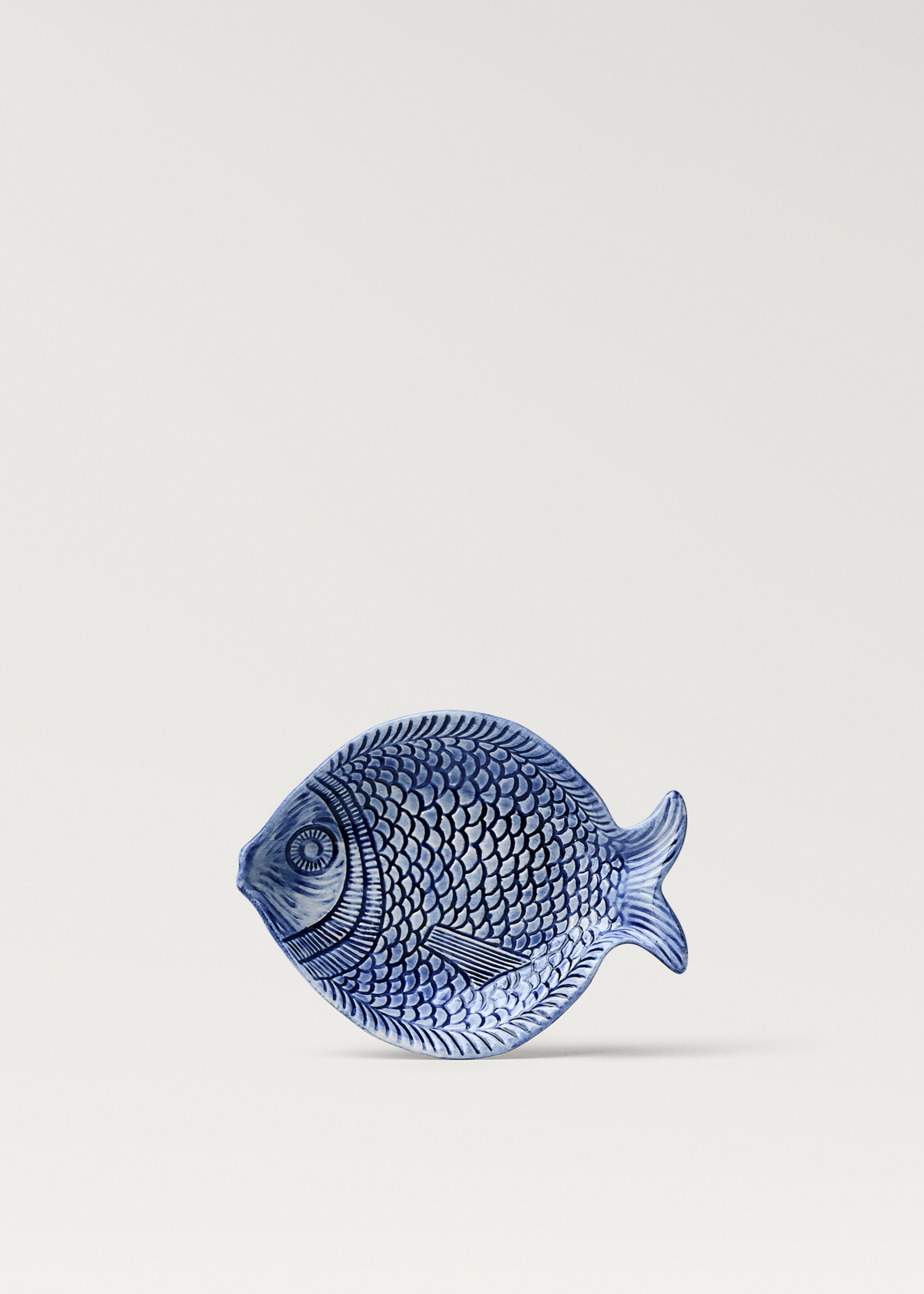 Small stoneware fountain with fish relief - Article without model
