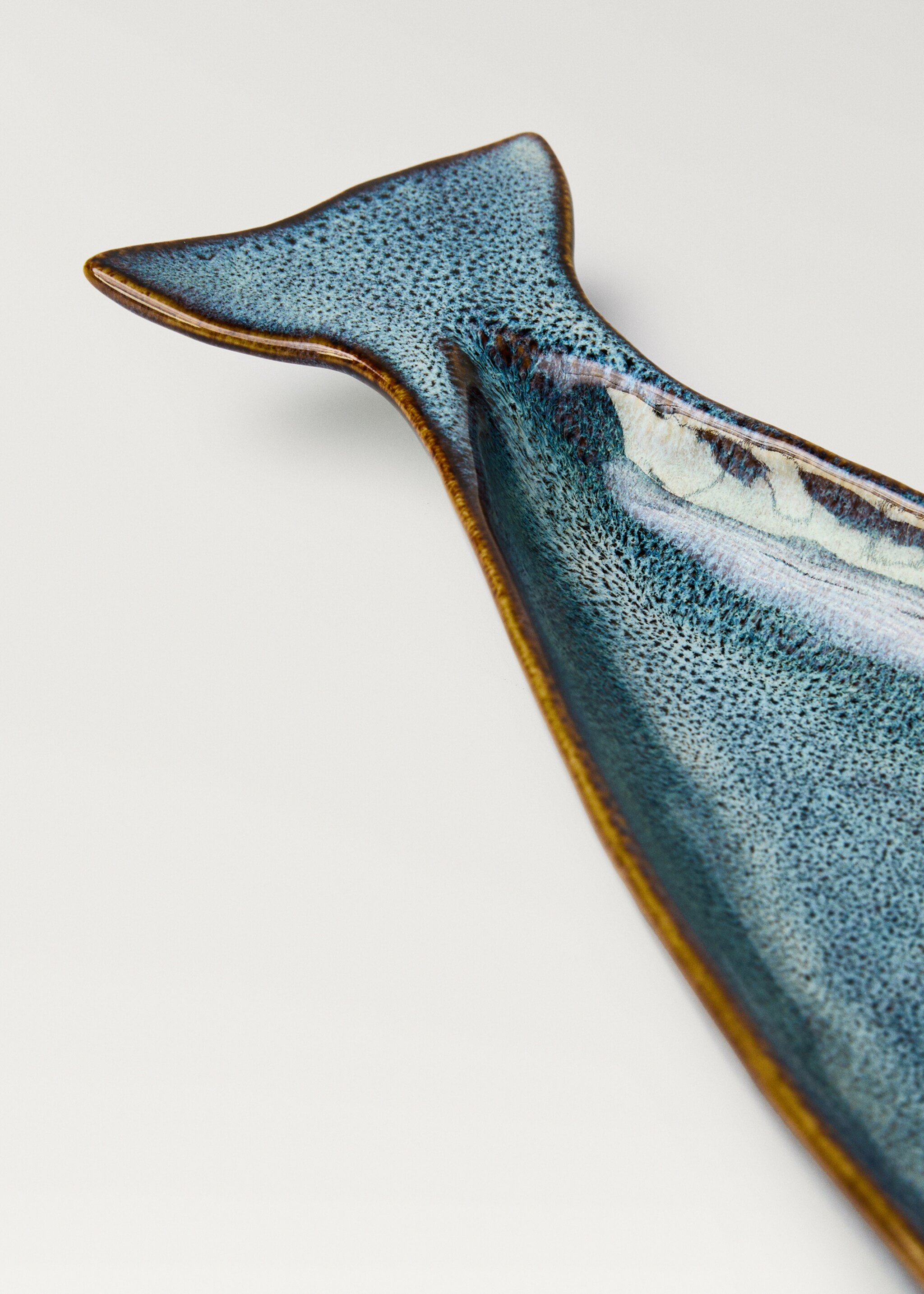 Large sardine stoneware serving dish - Details of the article 2