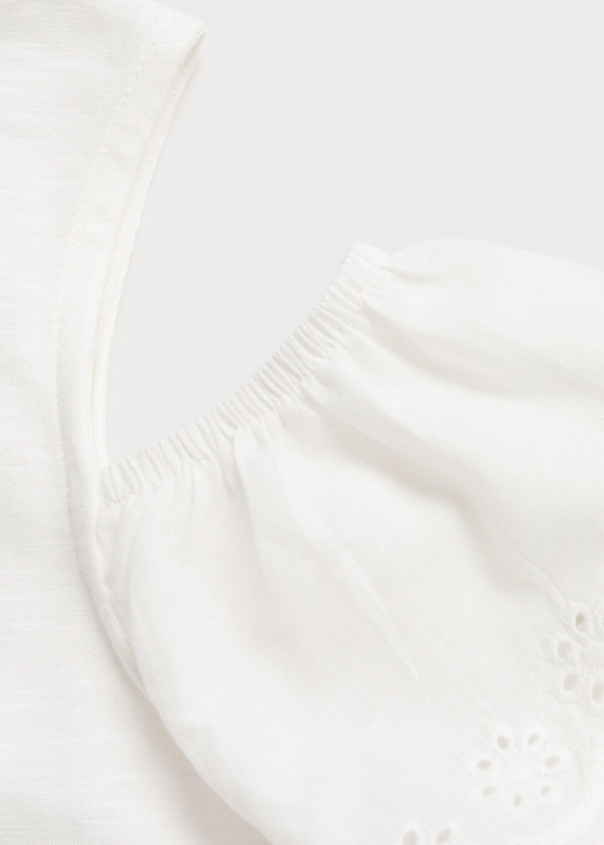 Cut-out t-shirt - Details of the article 0
