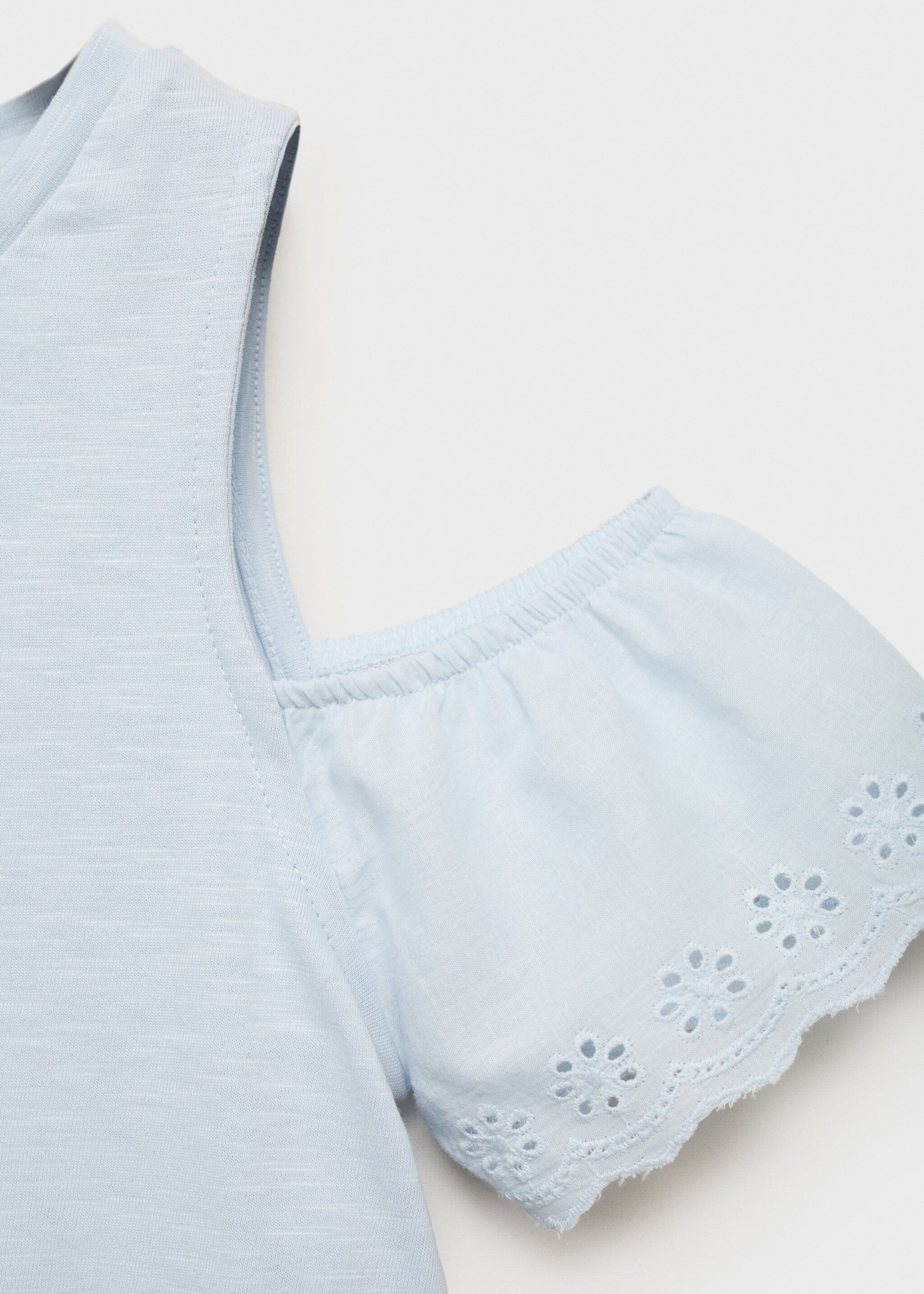 Cut-out t-shirt - Details of the article 8