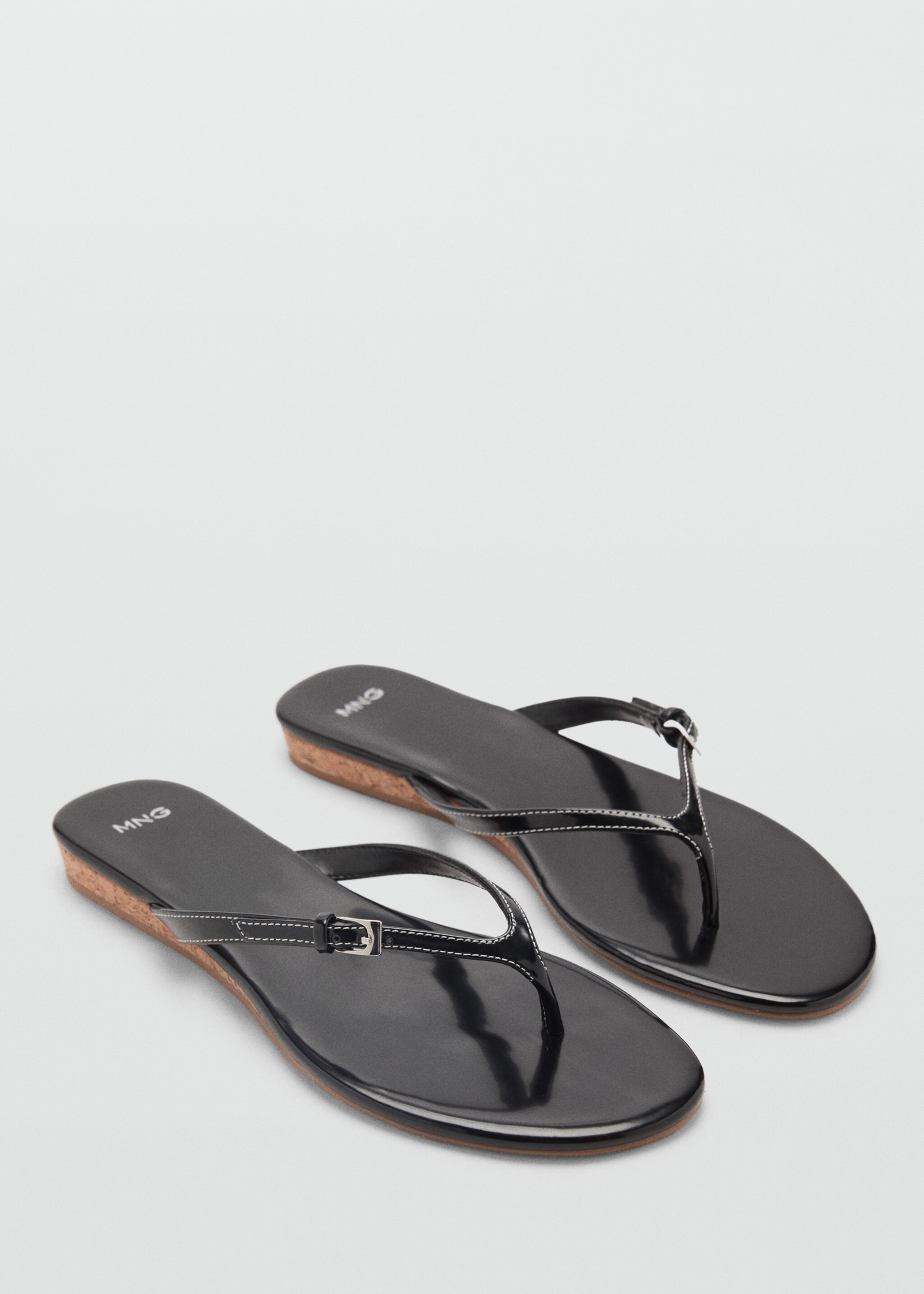 Buckle strap sandals - Medium plane