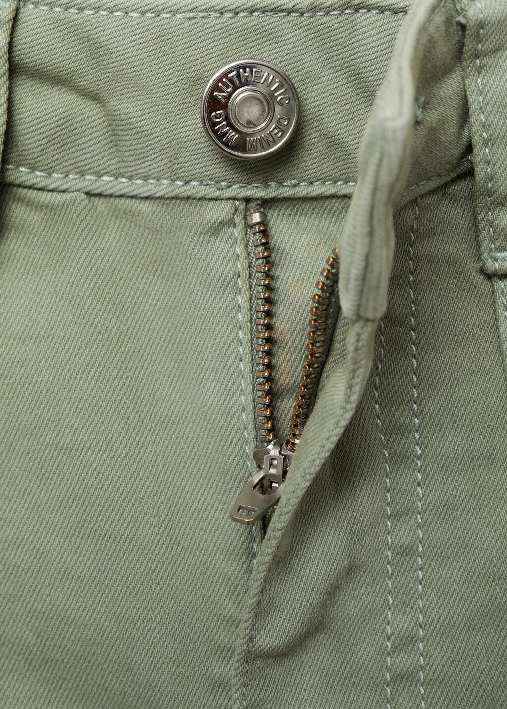 Cotton shorts with pockets