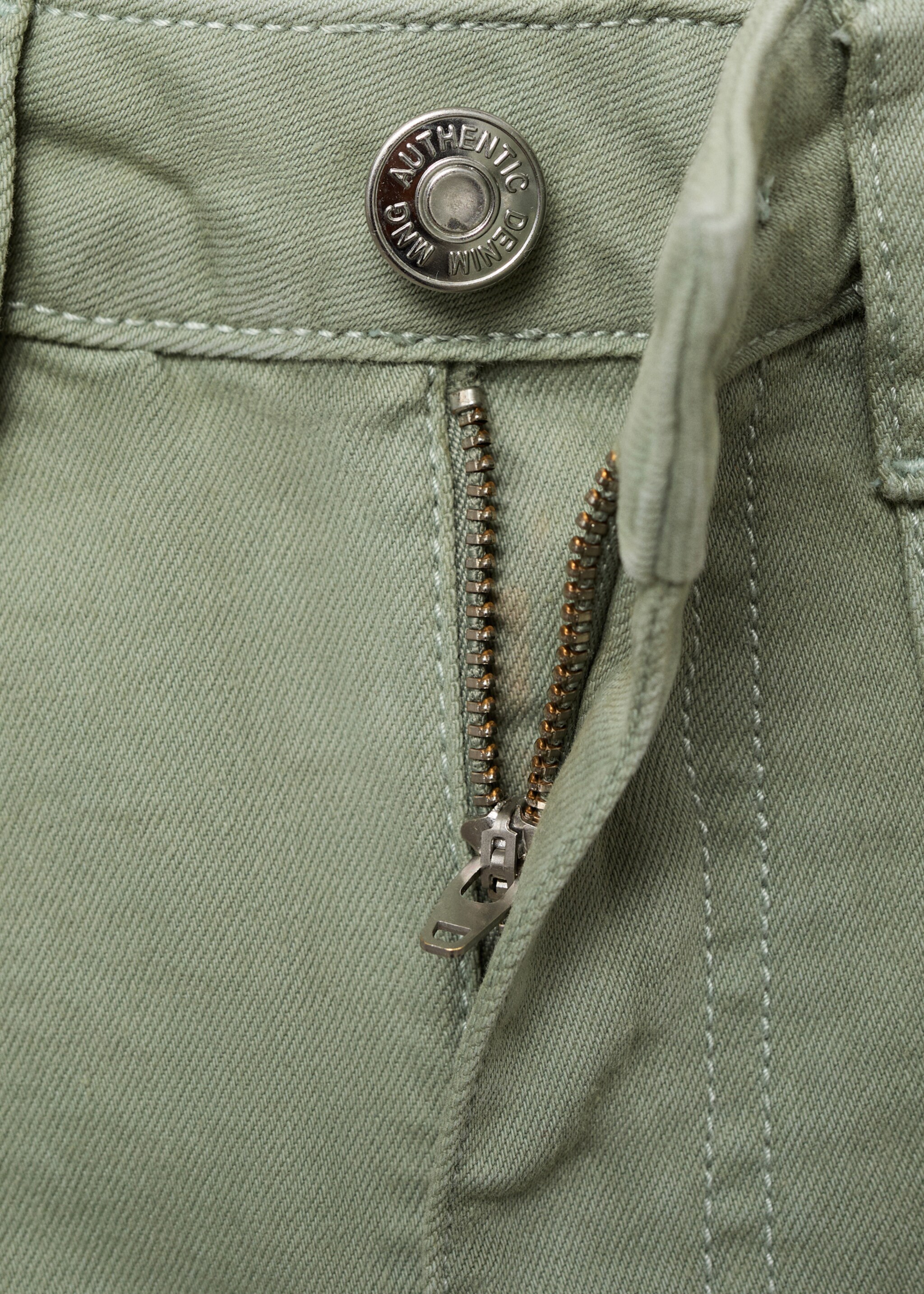Cotton shorts with pockets - Details of the article 0