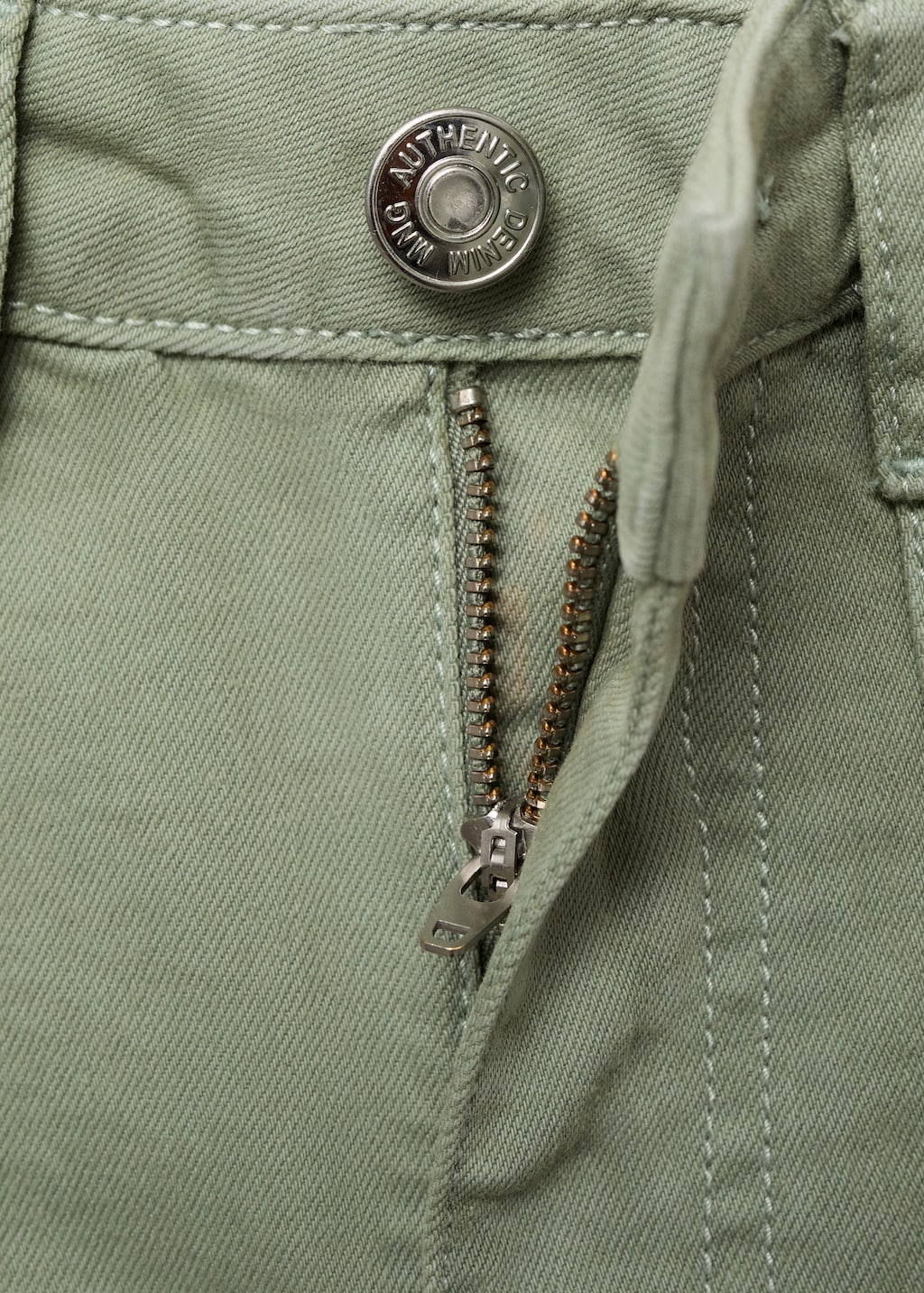 Cotton shorts with pockets