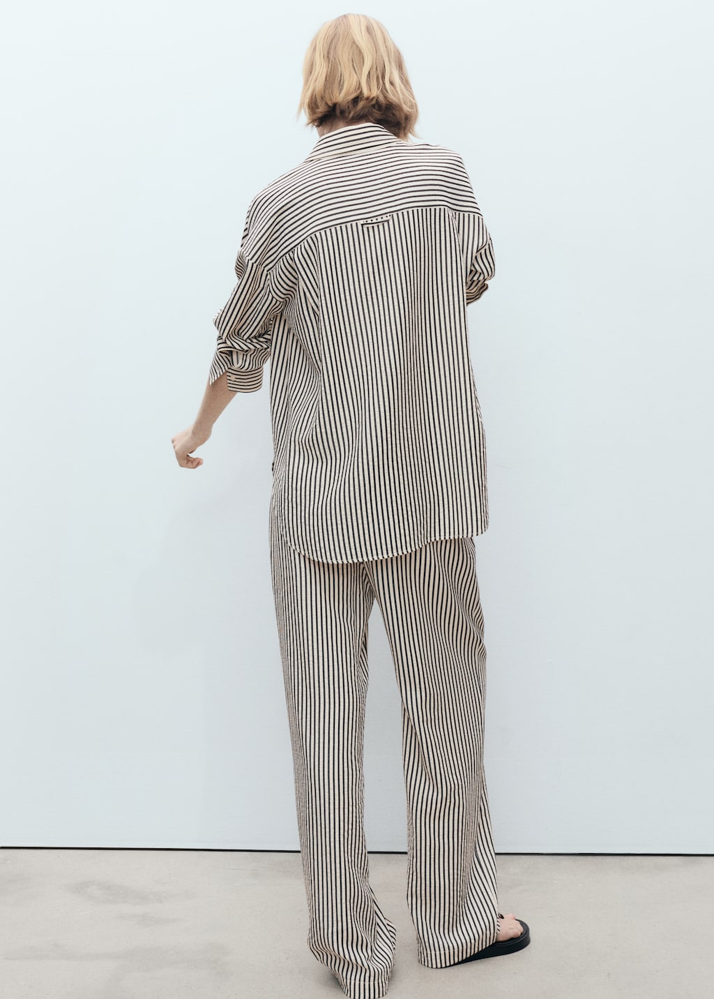 Mango Texture striped pants thumbnail