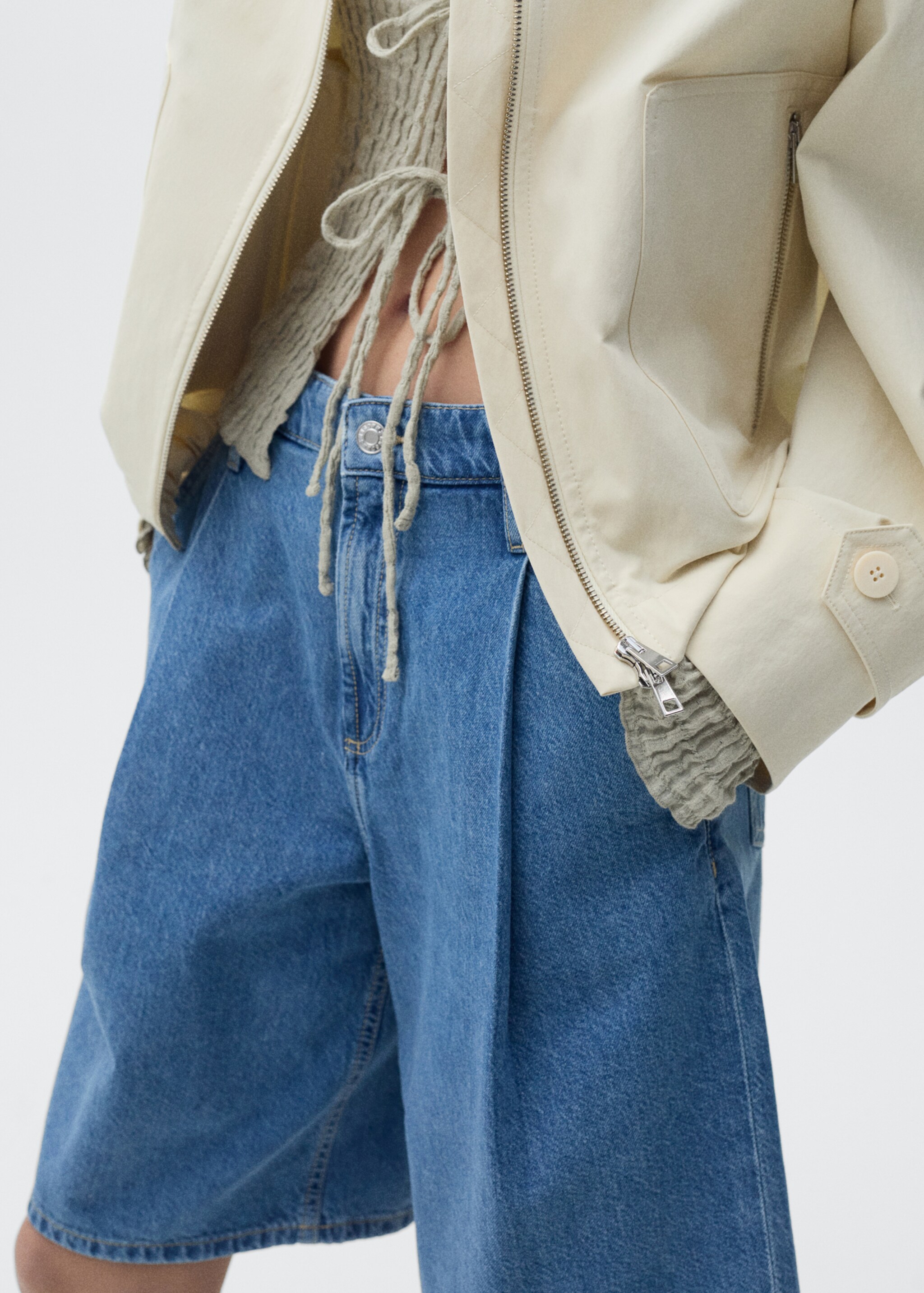 Wideleg denim jorts with pleats - Details of the article 6