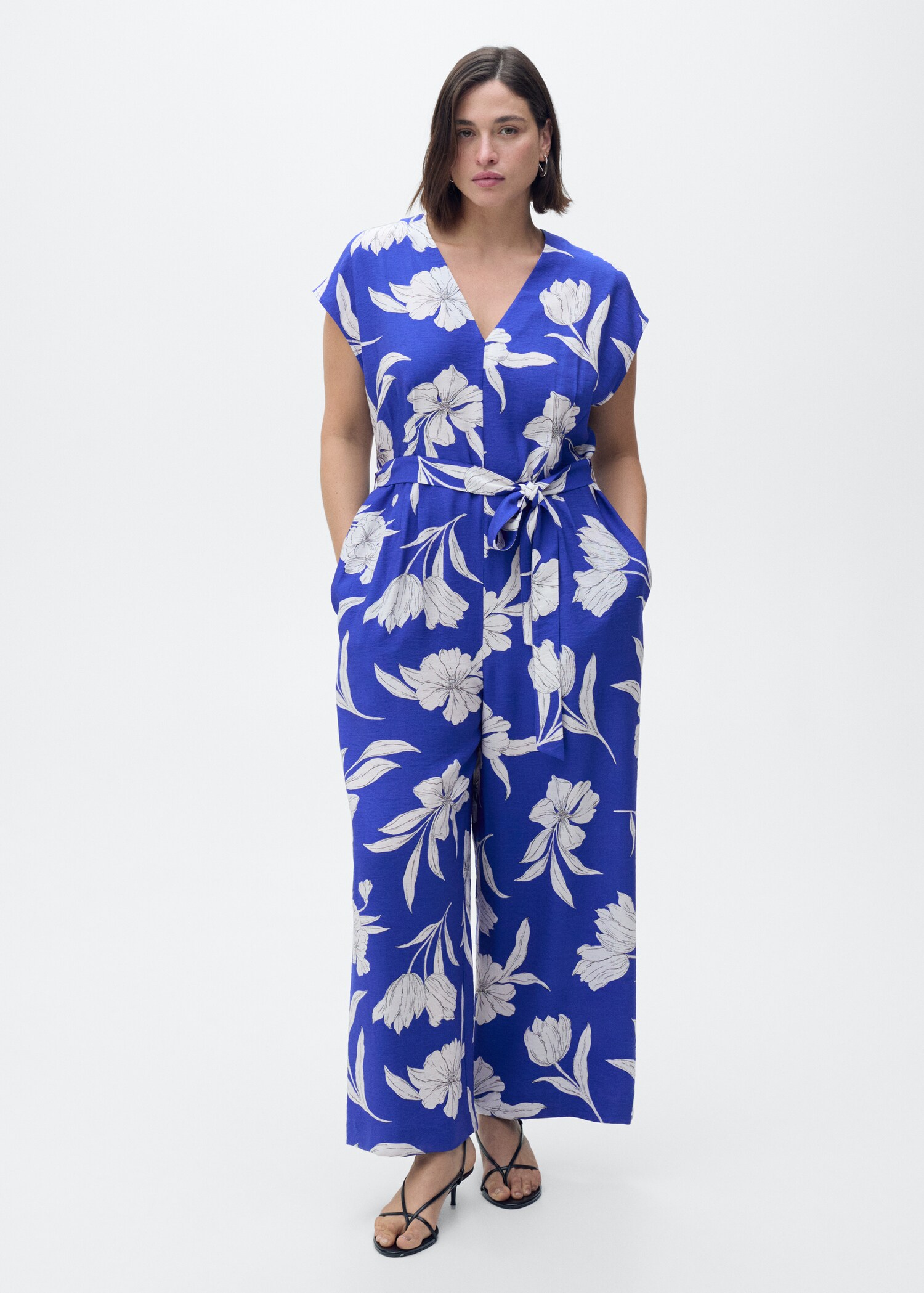 Long cropped jumpsuit with belt - Details of the article 3
