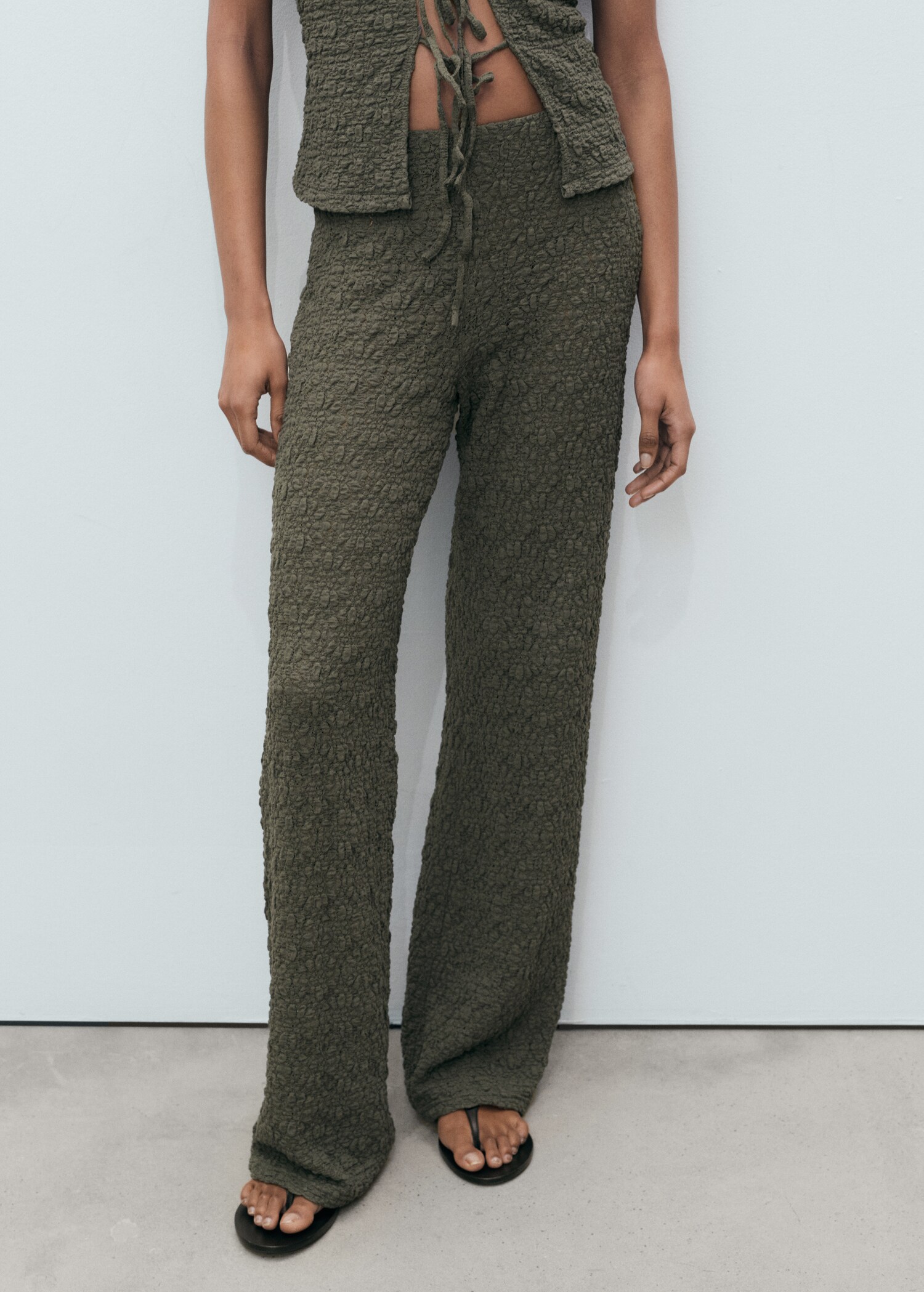 Pantalon droit texturé - Plan moyen