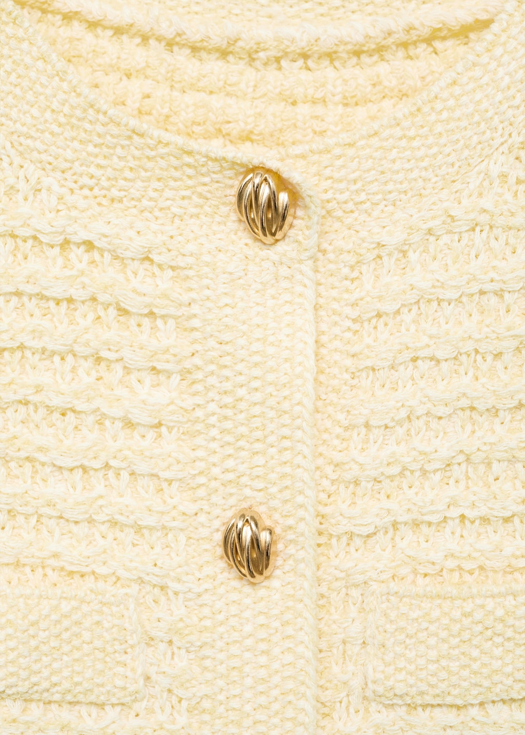 Knitted cardigan with jewel button