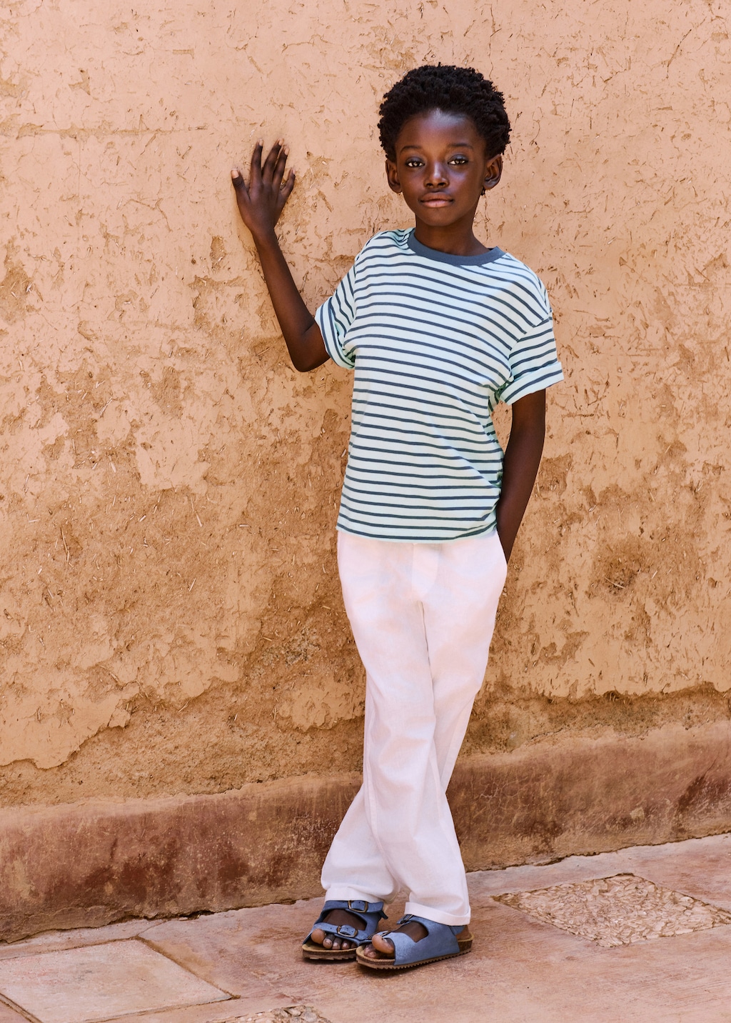 Striped t-shirt with contrasting collar