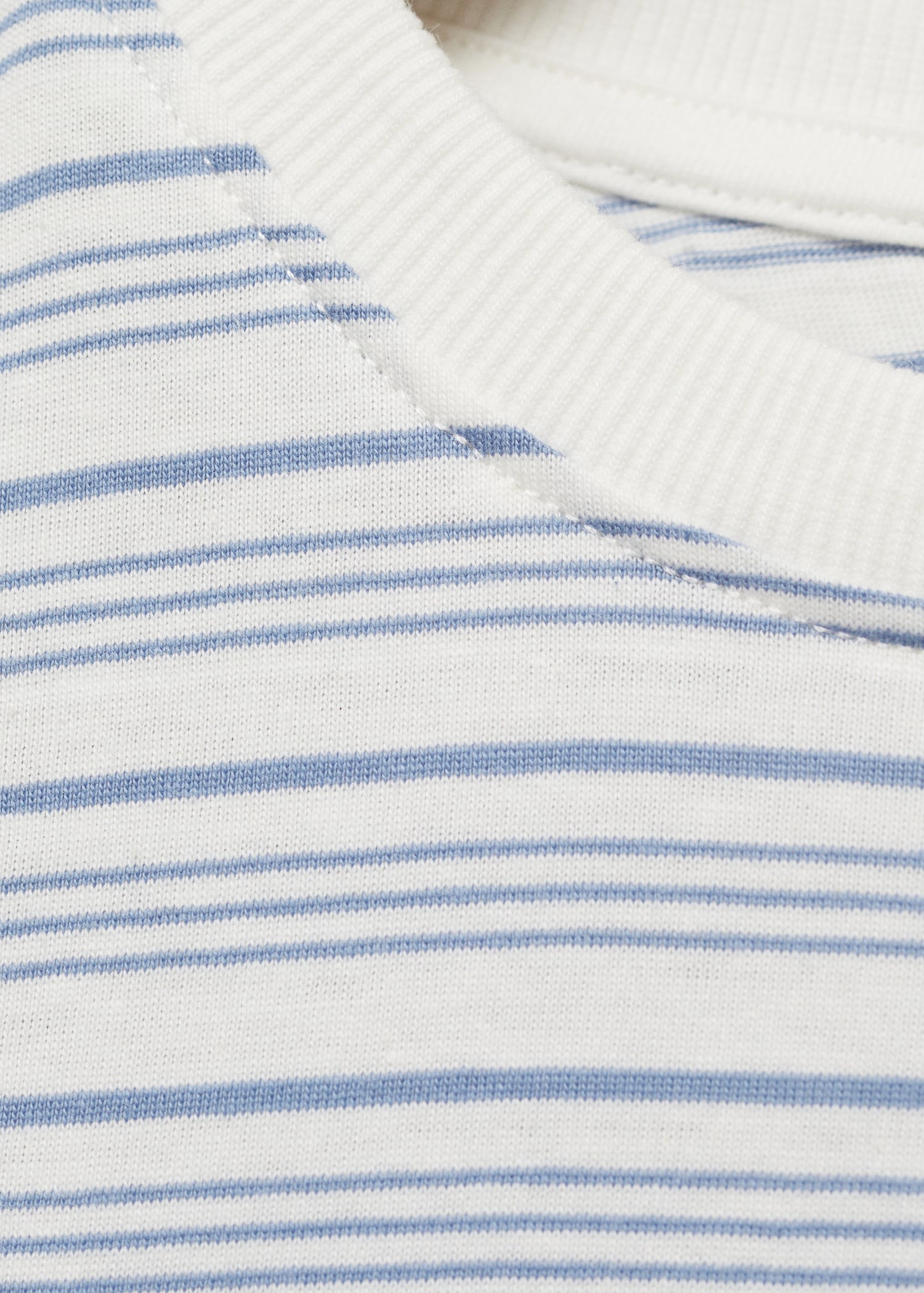 Gestreiftes T-Shirt in Wickel-Optik - Detail des Artikels 0