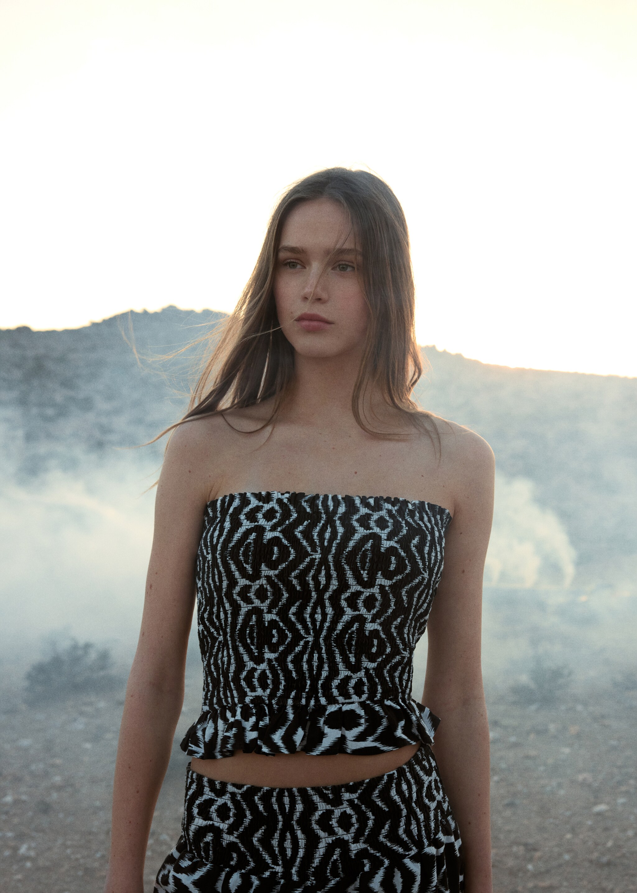 Strapless top with ruffles - Details of the article 5