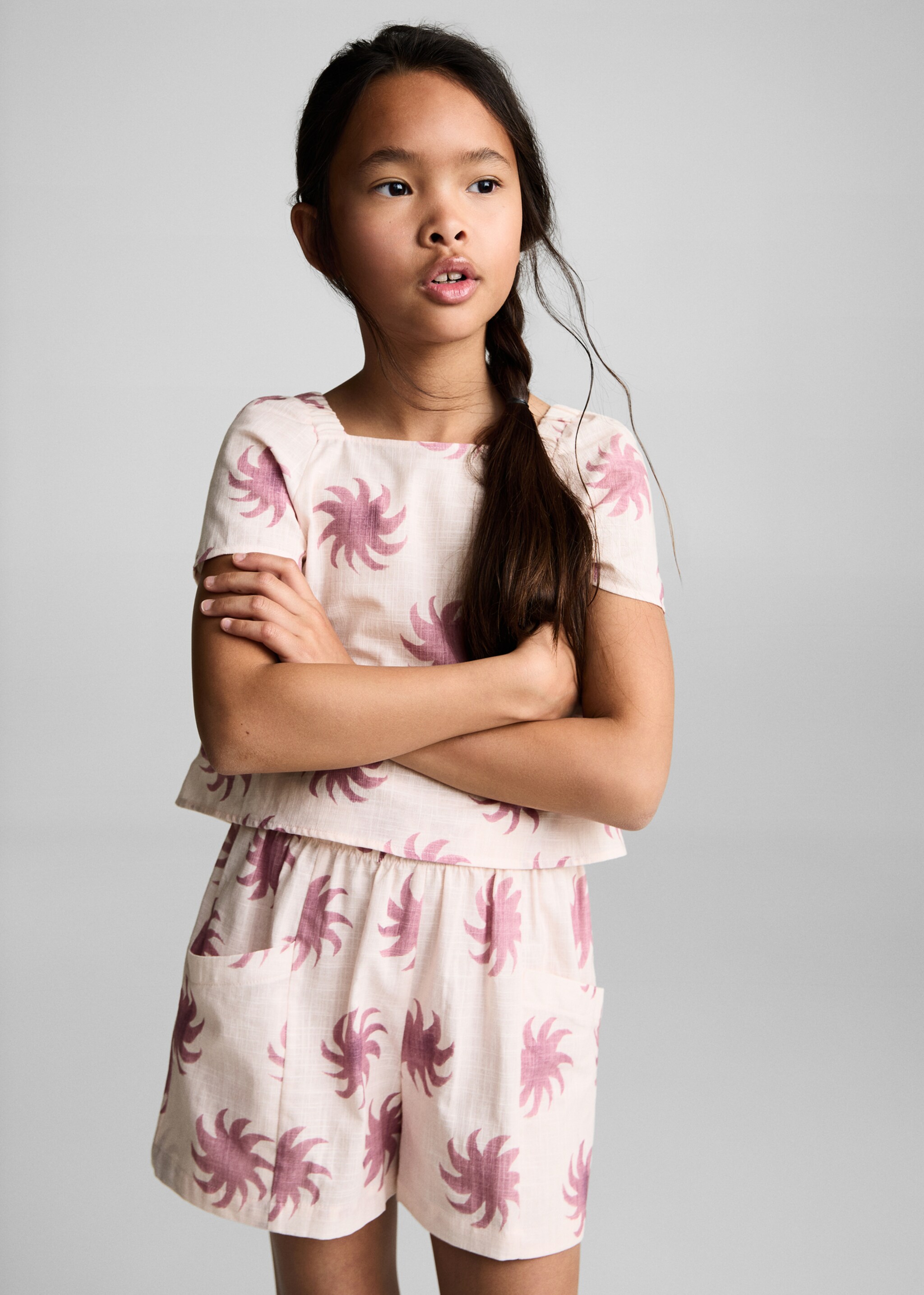 Blusa crop estampada - Plano medio