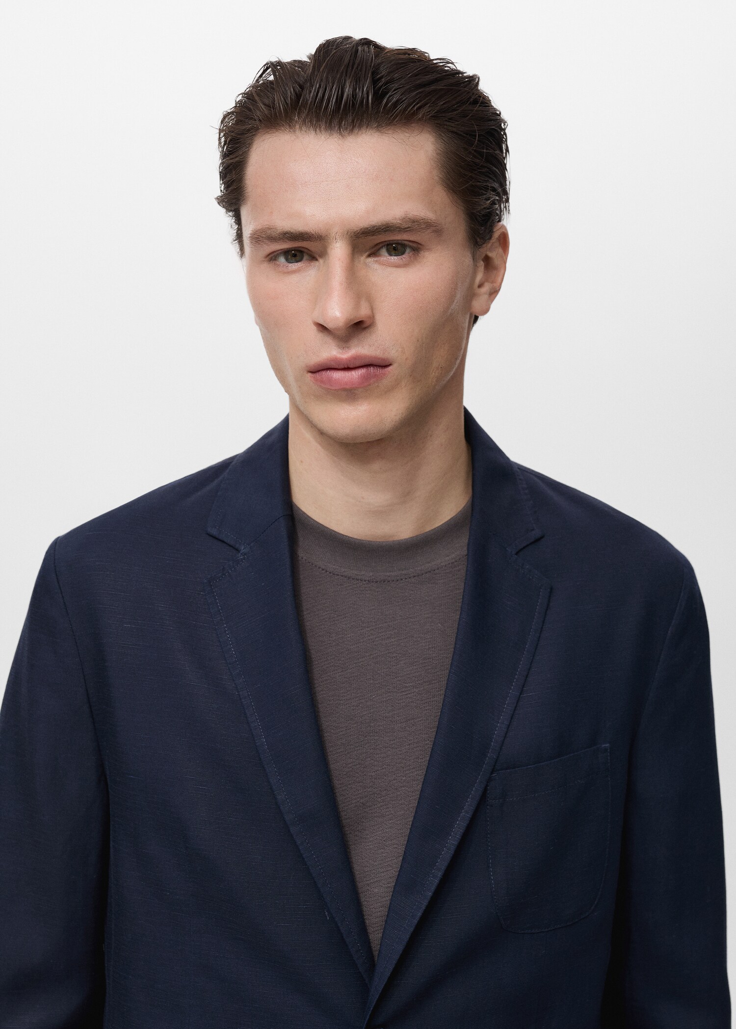 Slim-fit linen-blend suit blazer - Details of the article 1