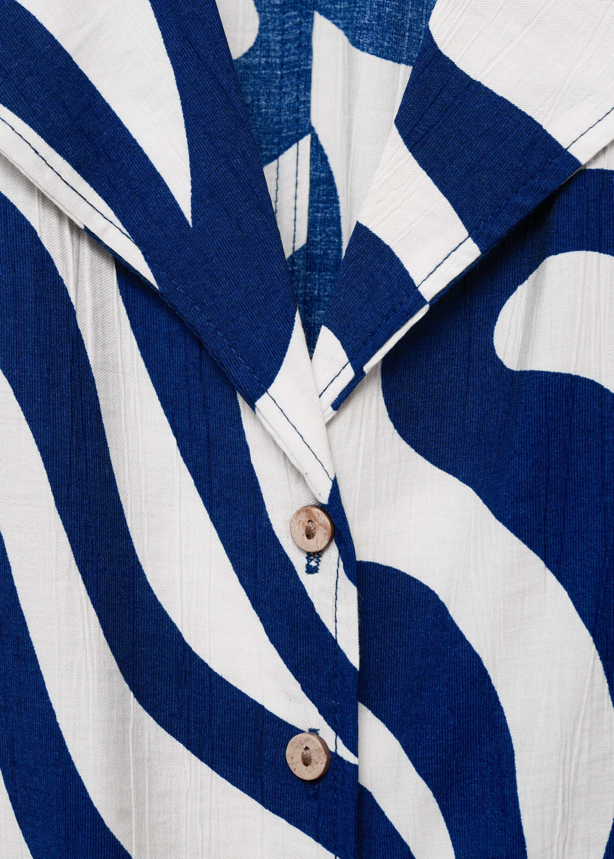 Printed crop shirt with knot detail - Details of the article 8