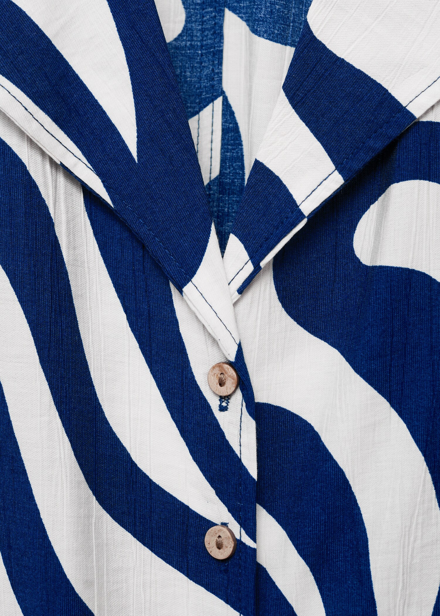 Printed crop shirt with knot detail - Details of the article 8