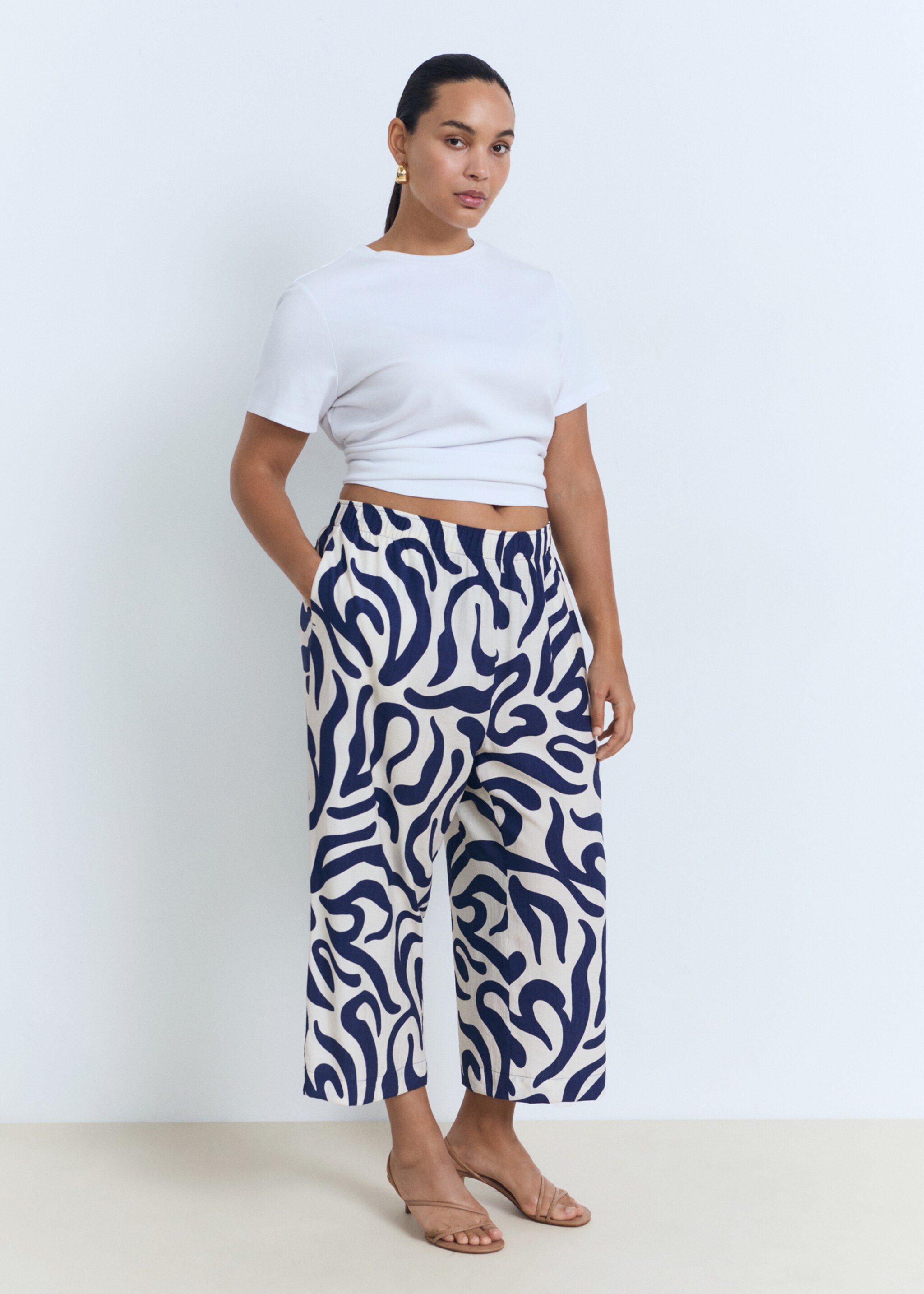 Printed culotte trousers - Details of the article 3
