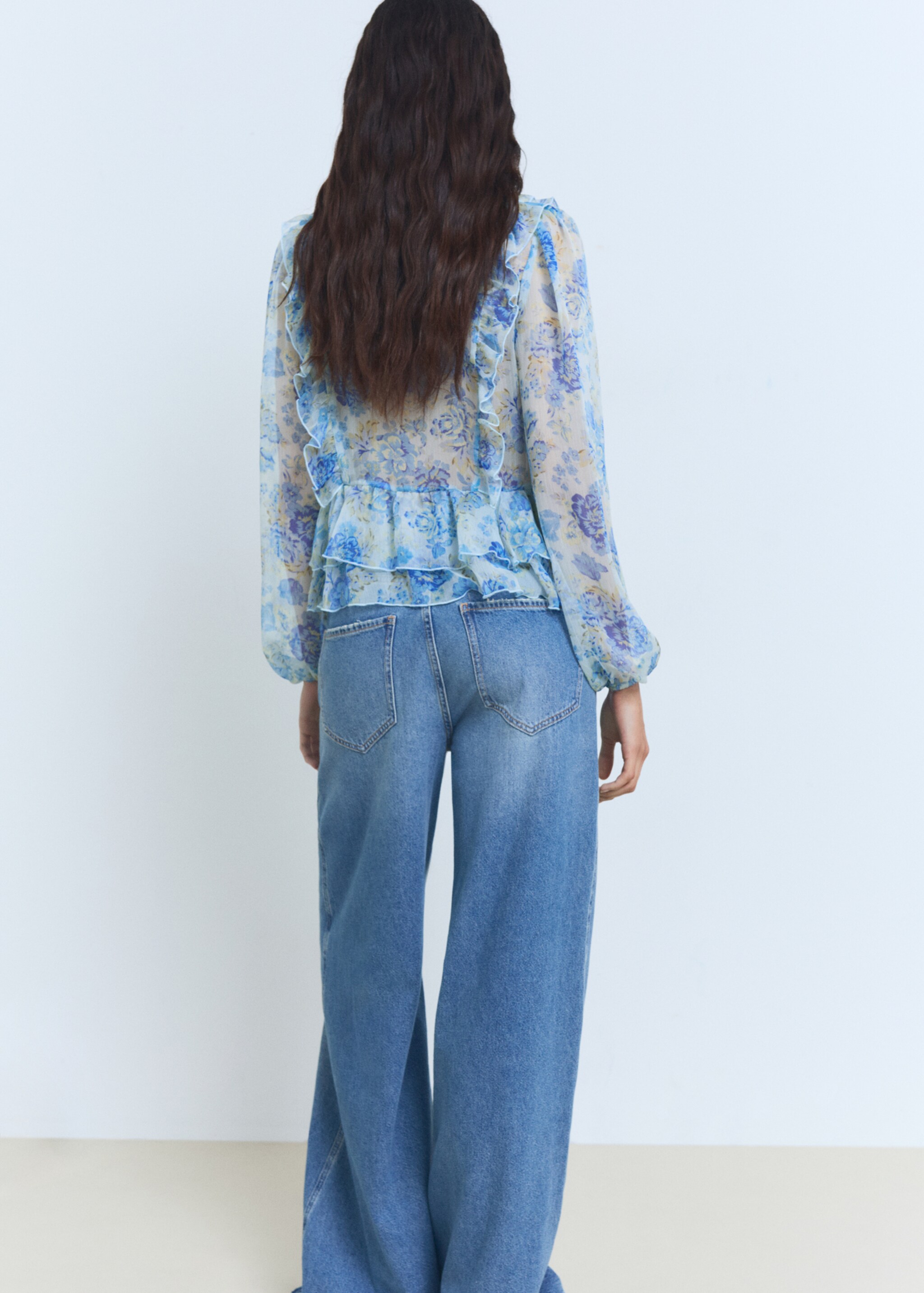 Floral ruffled blouse - Reverse of the article