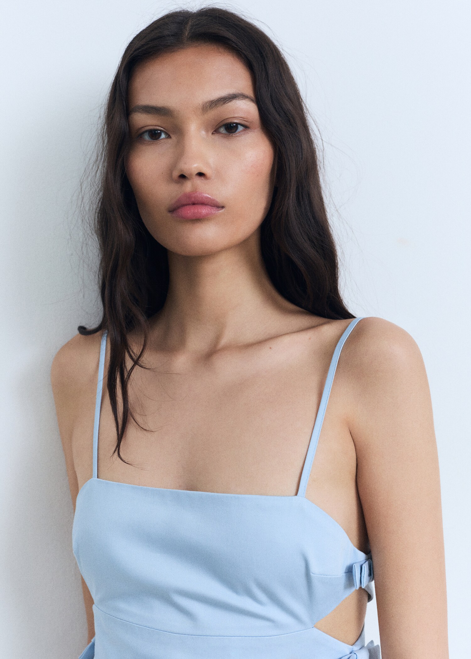 Robe courte à découpe avec nœuds - Détail de l'article 1