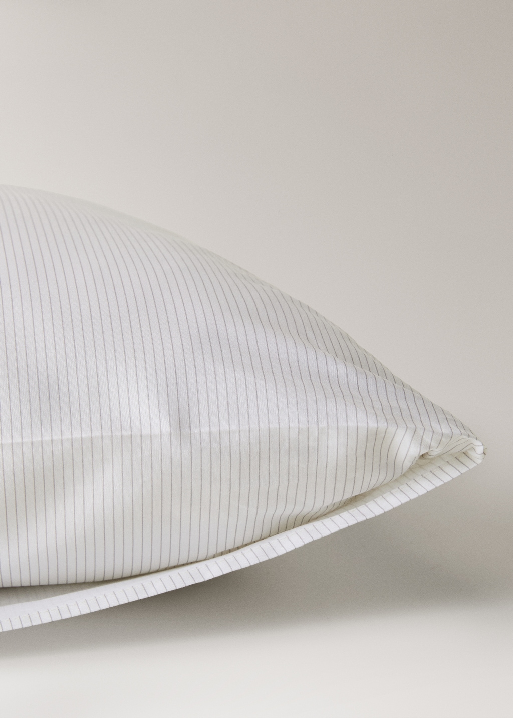 Two percale cotton fine-stripe pillowcases 60x60 cm