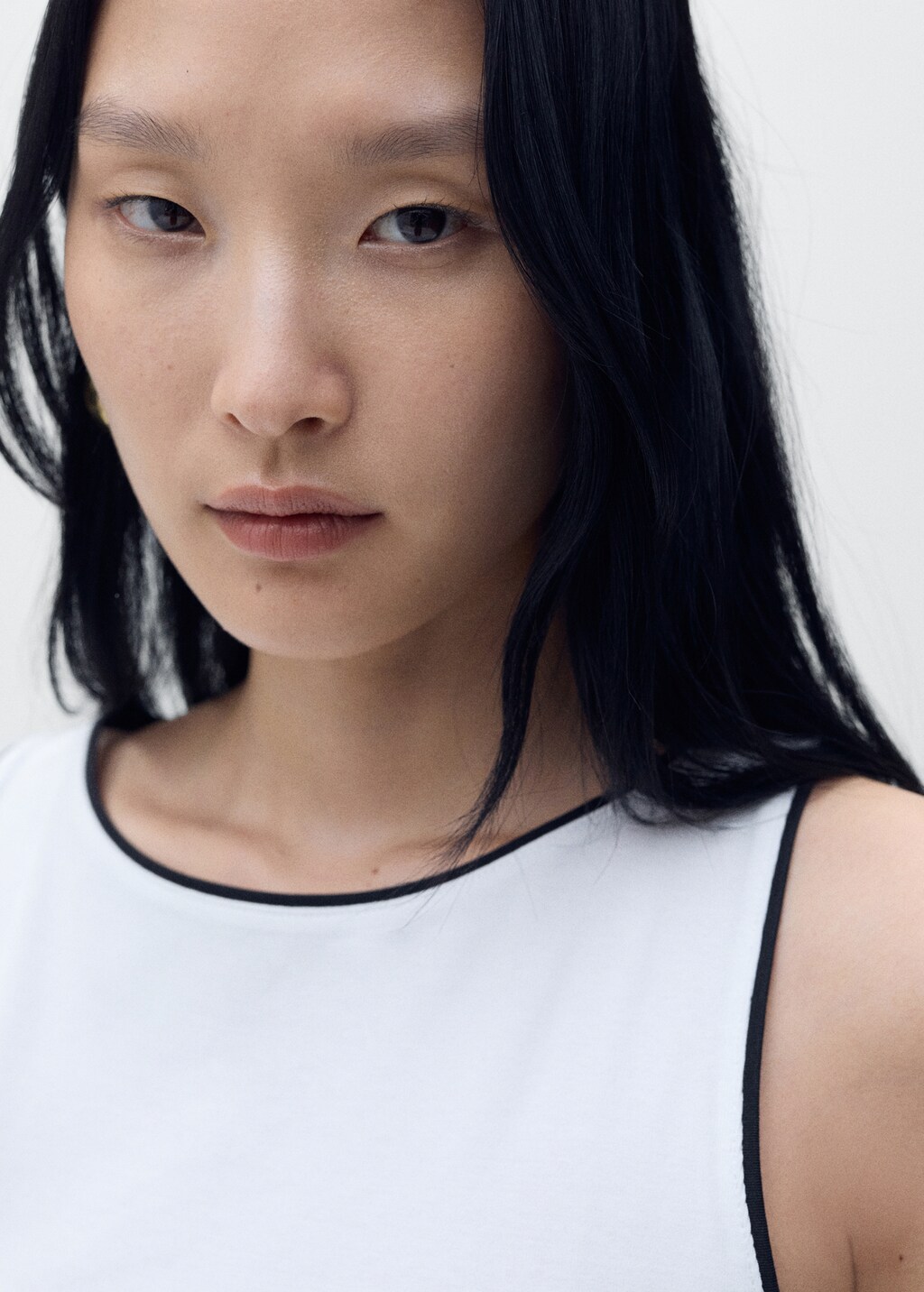Cotton top with contrasting trim - image 4