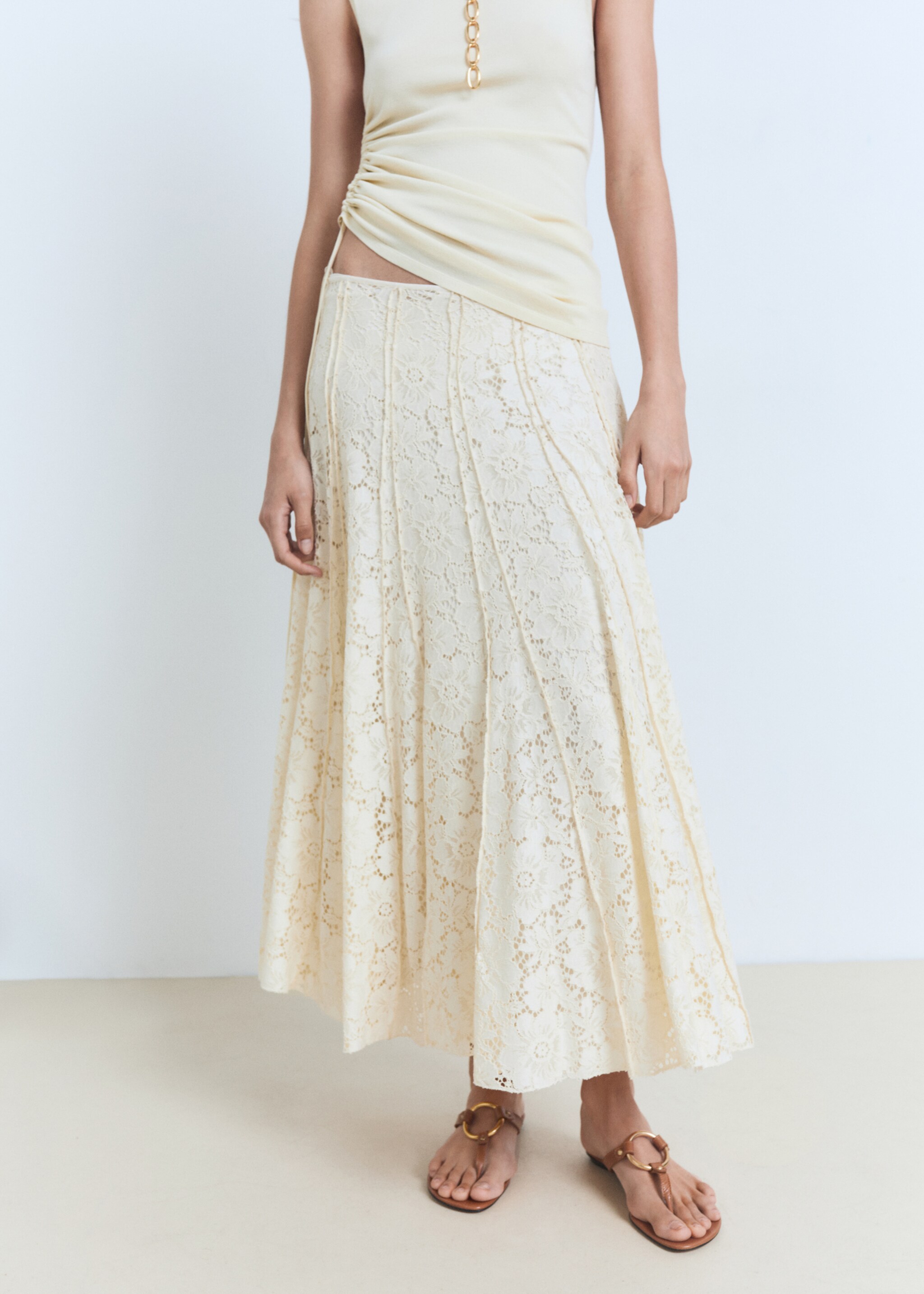 Long lace skirt - Medium plane