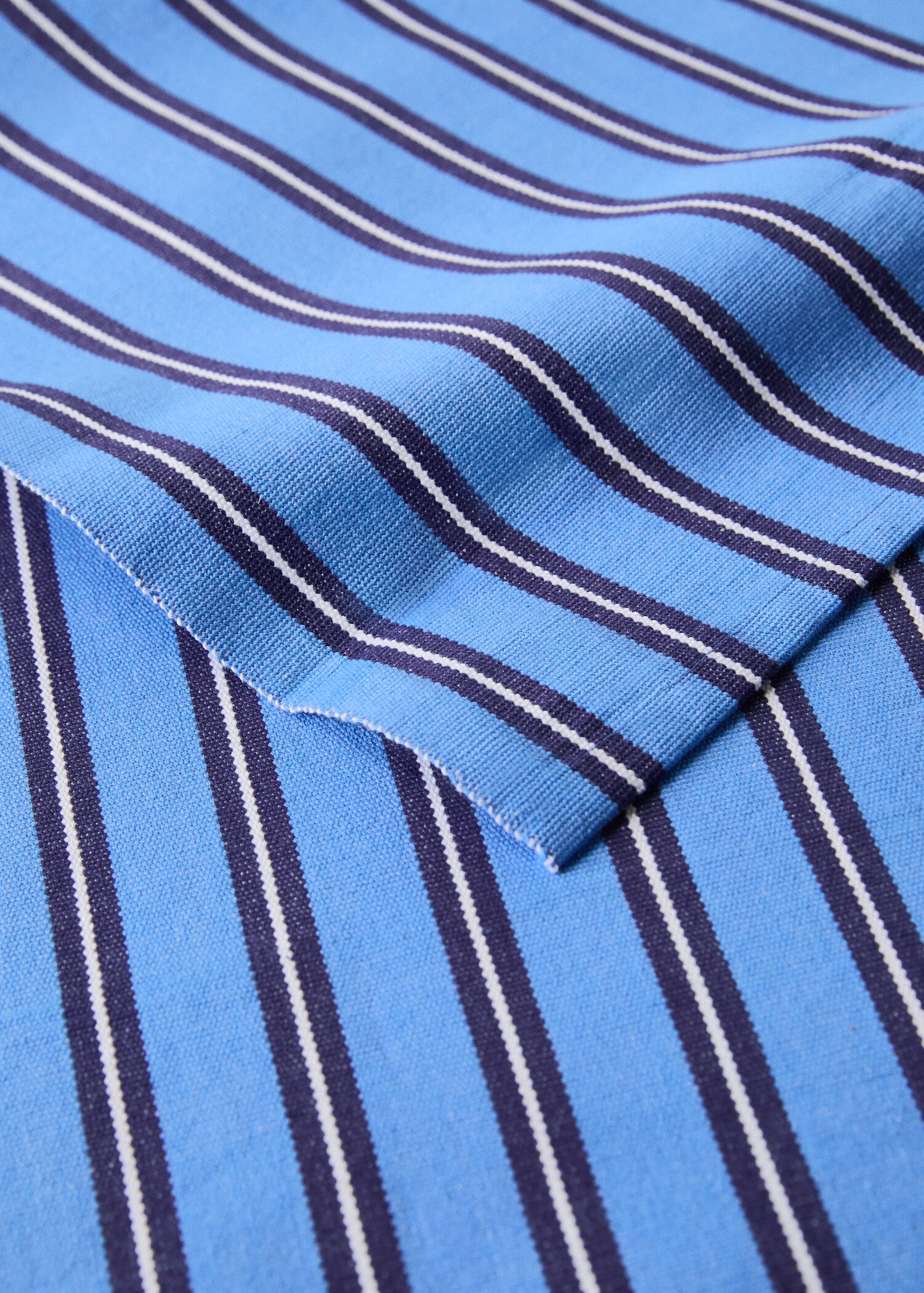 Cotton table runner with geometric structure - Details of the article 1
