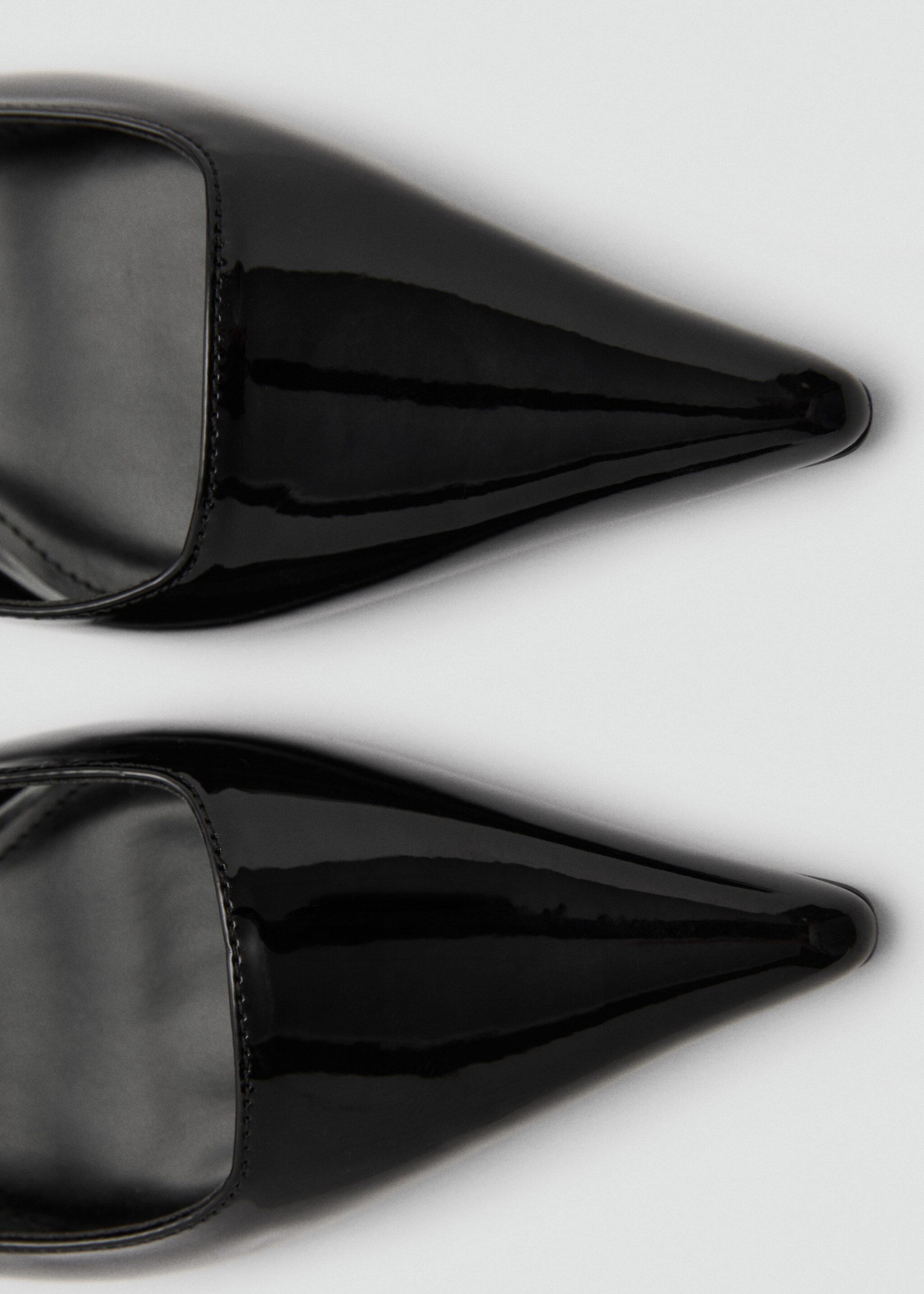 Kitten shoe with rhinestone detail - Details of the article 2