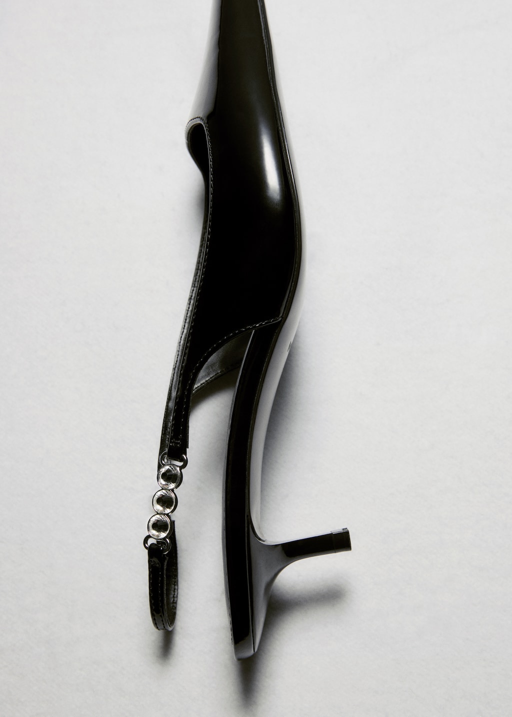 Kitten shoe with rhinestone detail