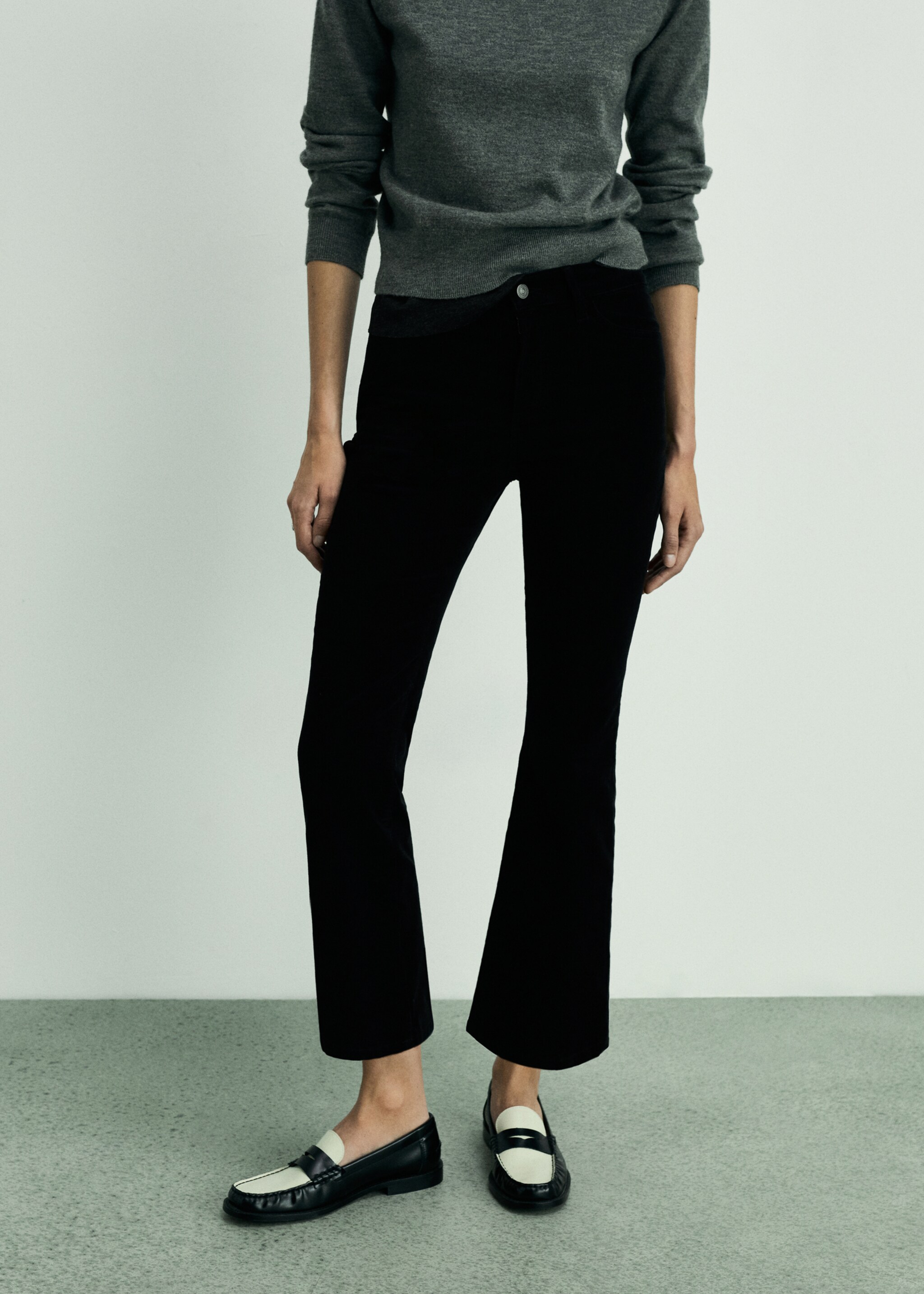 Sienna flared cropped corduroy trousers - Medium plane, Black. Ref: 87050230-00.