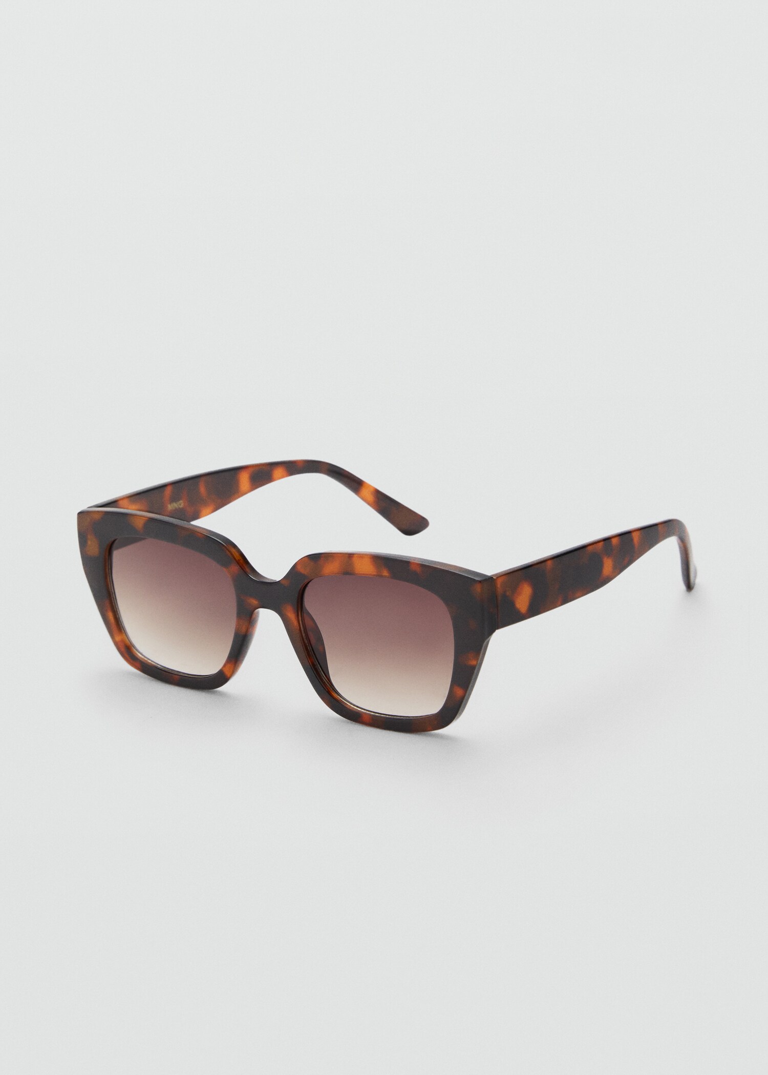 Lunettes de soleil monture plastique - Plan moyen