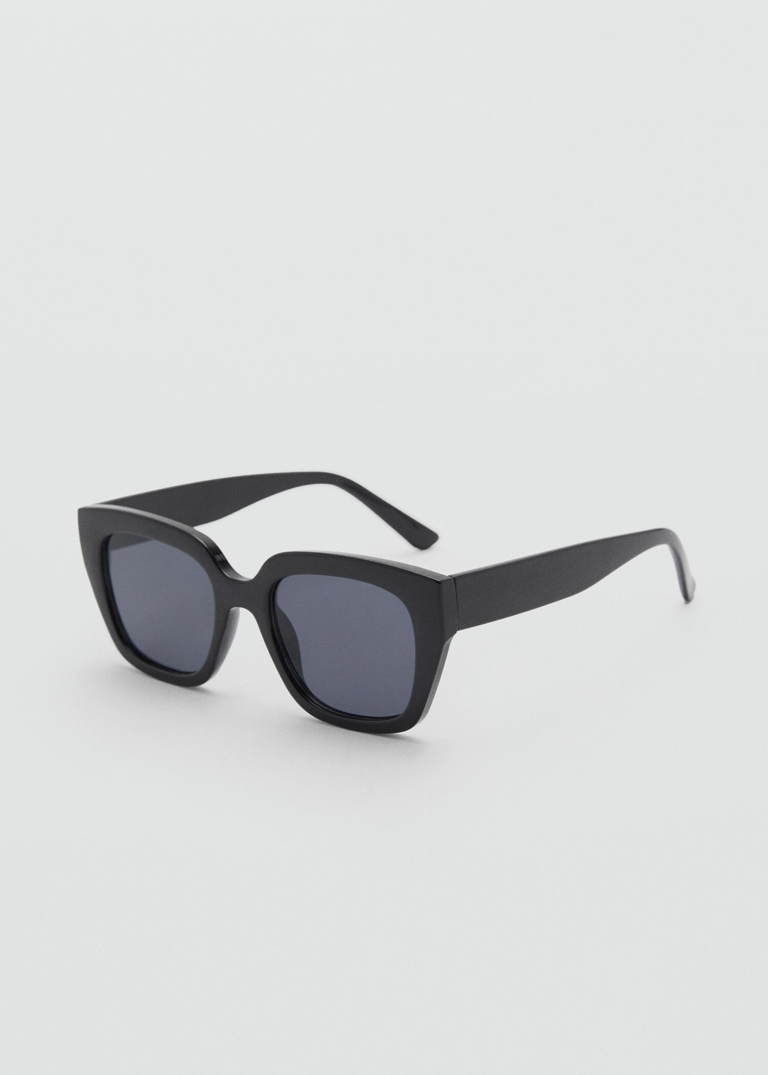 Lunettes de soleil monture plastique - Plan moyen